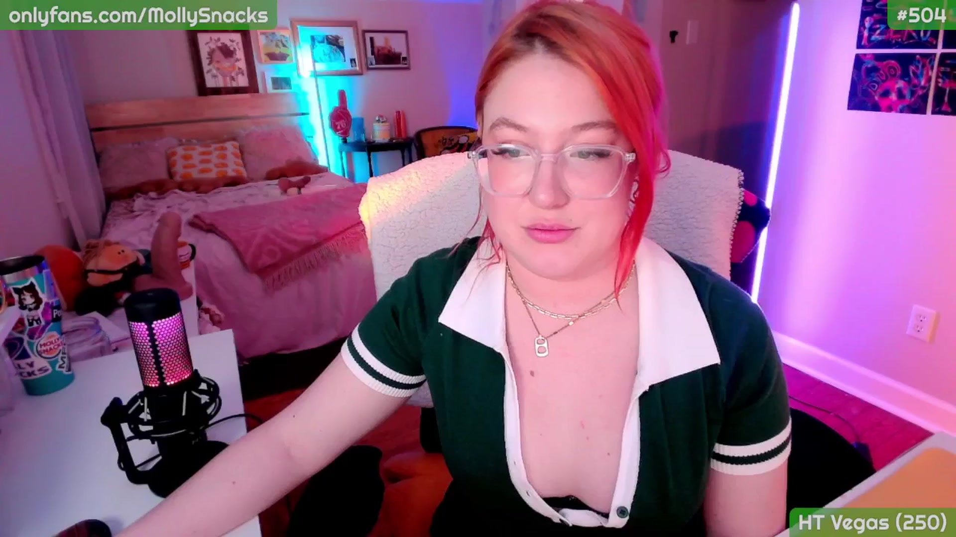 Gallery image thumbnail from MollySnacks's myfreecams stream on, 03/18/2026, 03:36 image 13 of 20