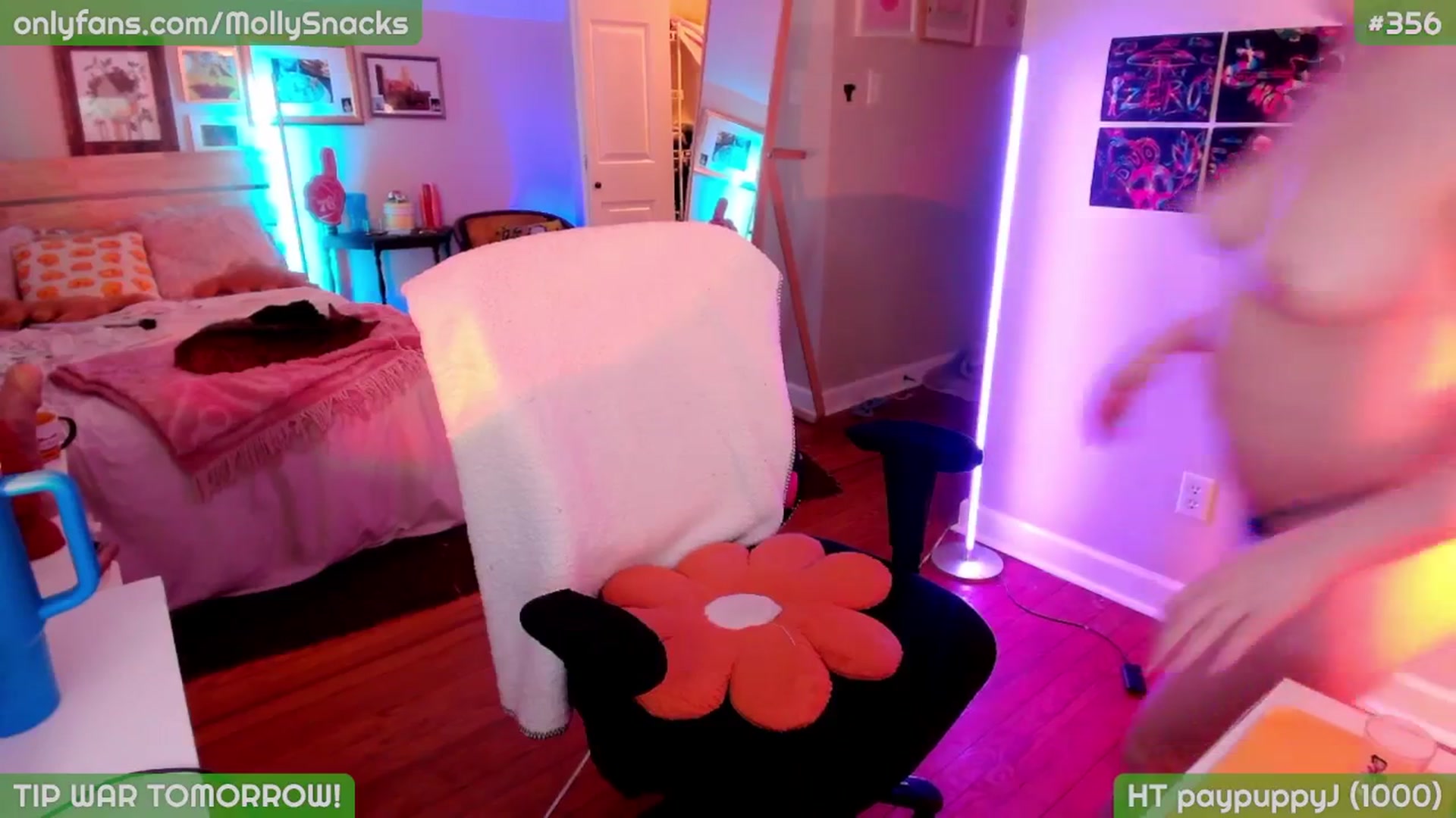 Gallery image thumbnail from MollySnacks's myfreecams stream on, 03/21/2026, 03:49 image 15 of 20