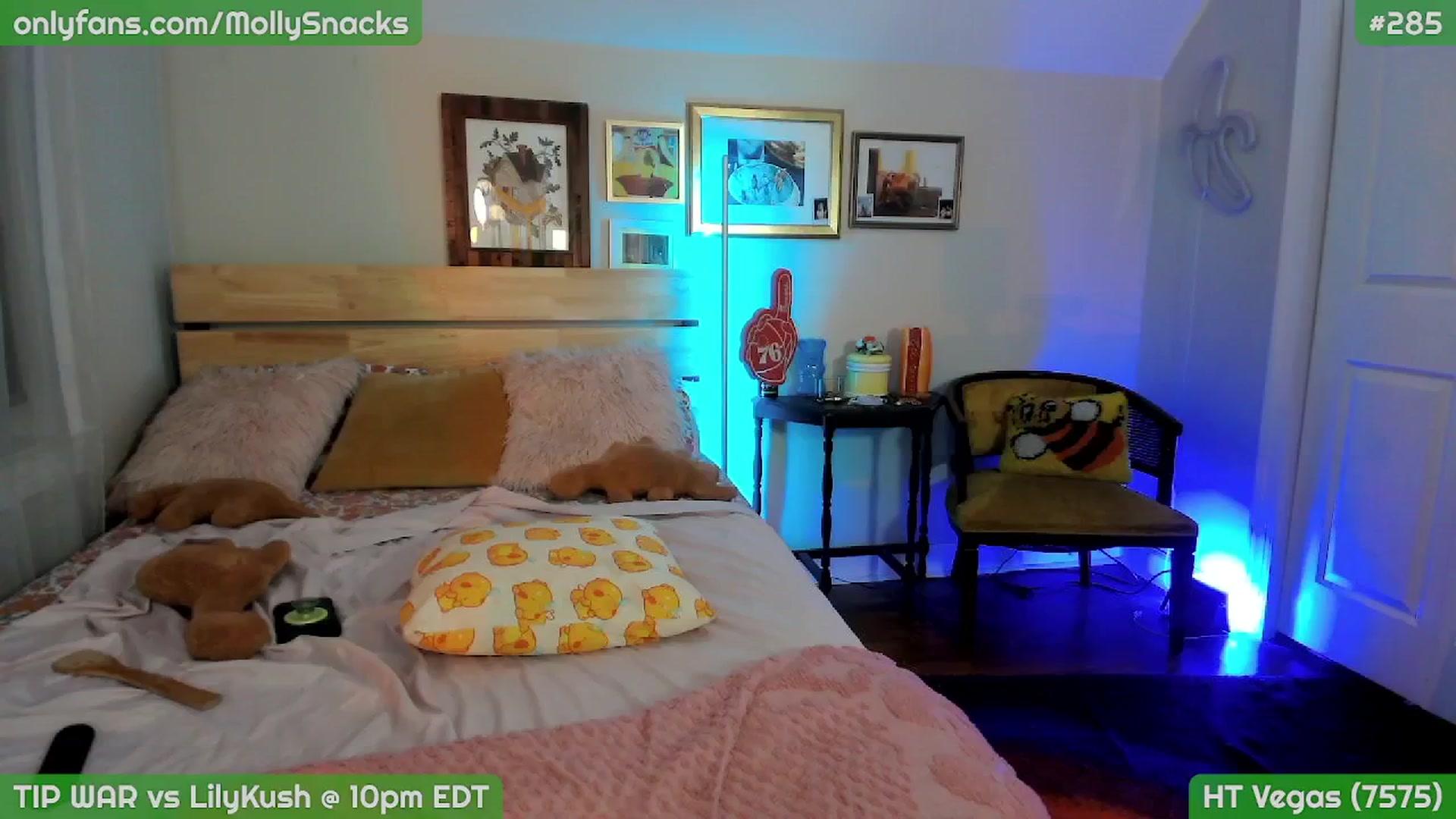 Gallery image thumbnail from MollySnacks's myfreecams stream on, 03/22/2026, 04:31 image 17 of 20