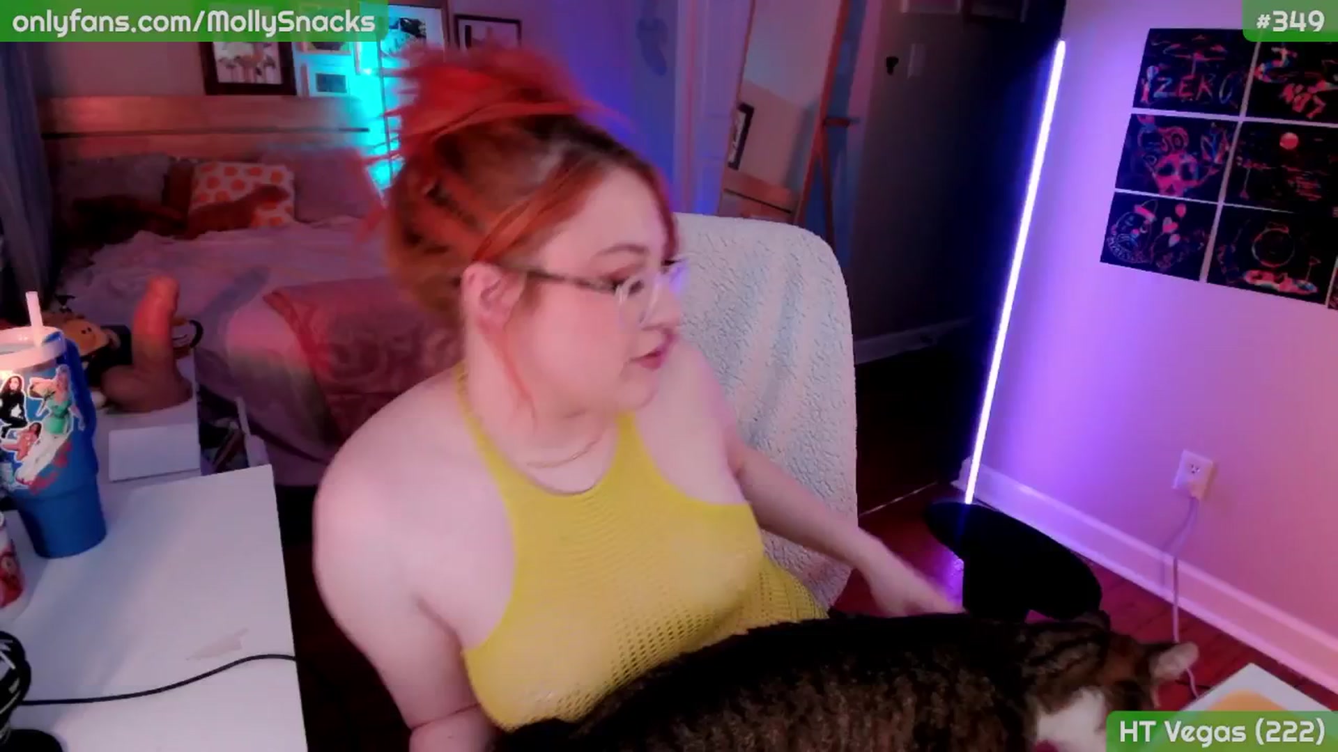 Gallery image thumbnail from MollySnacks's myfreecams stream on, 03/26/2026, 03:09 image 15 of 20