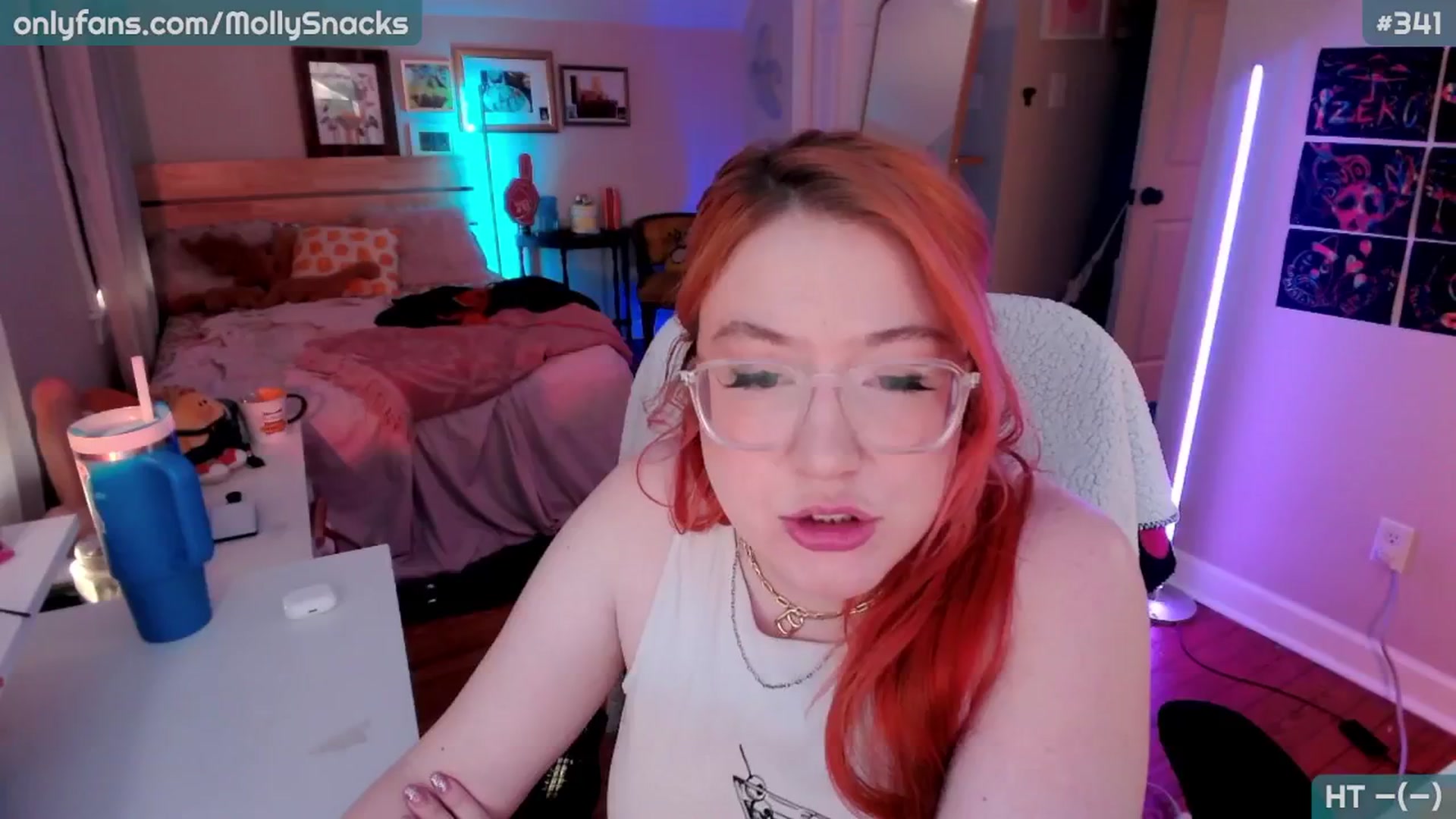 Gallery image thumbnail from MollySnacks's myfreecams stream on, 03/30/2026, 02:33 image 1 of 20