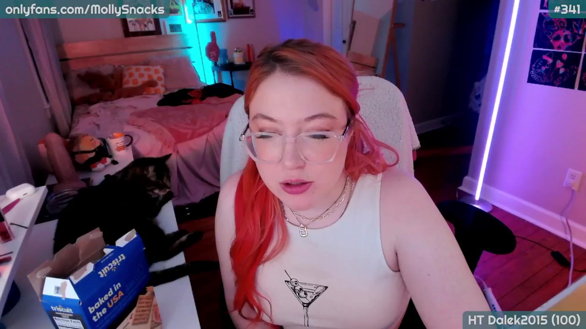 Gallery image thumbnail from MollySnacks's myfreecams stream on, 03/30/2026, 02:33 image 13 of 20
