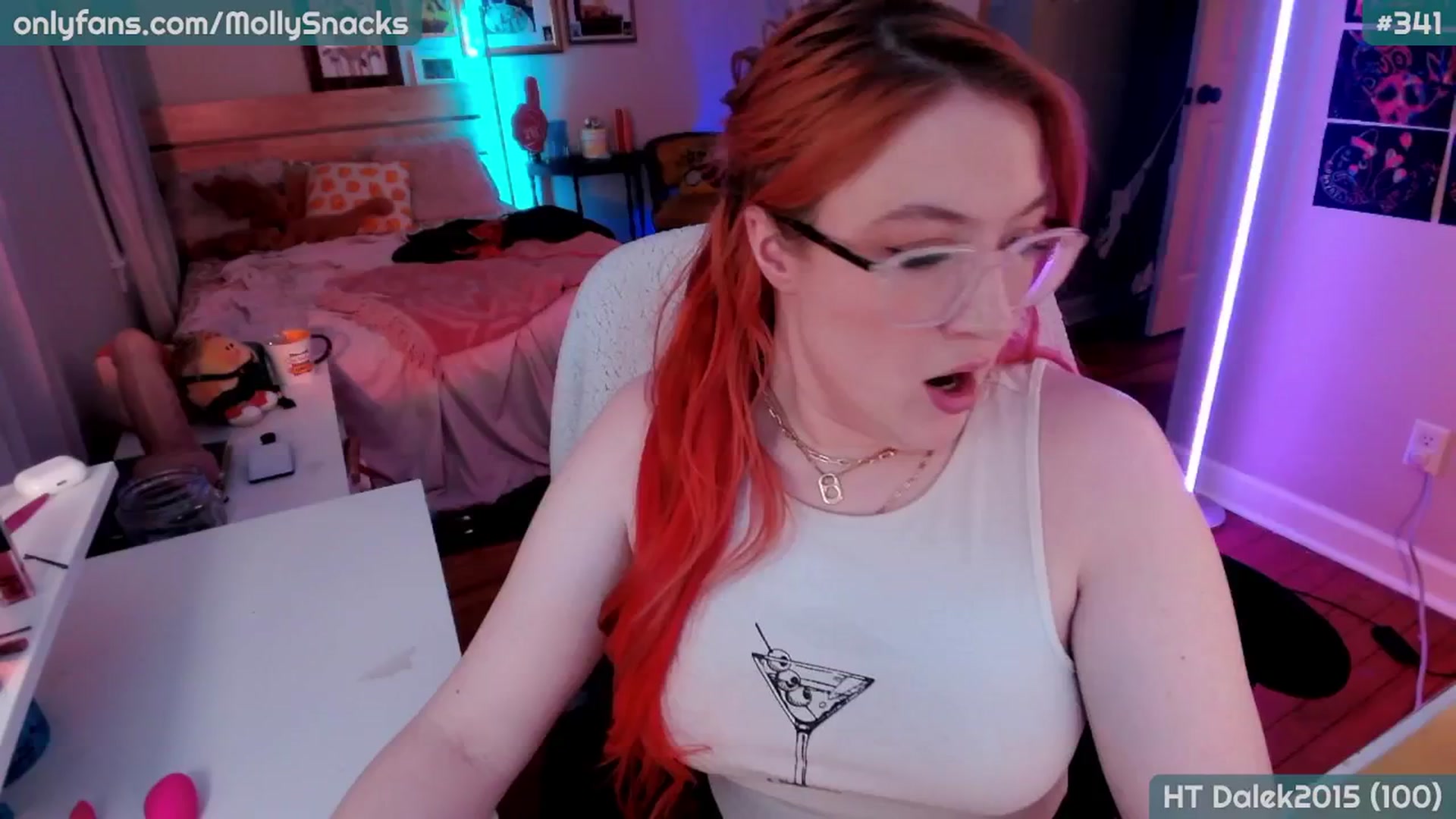 Gallery image thumbnail from MollySnacks's myfreecams stream on, 03/30/2026, 02:33 image 12 of 20