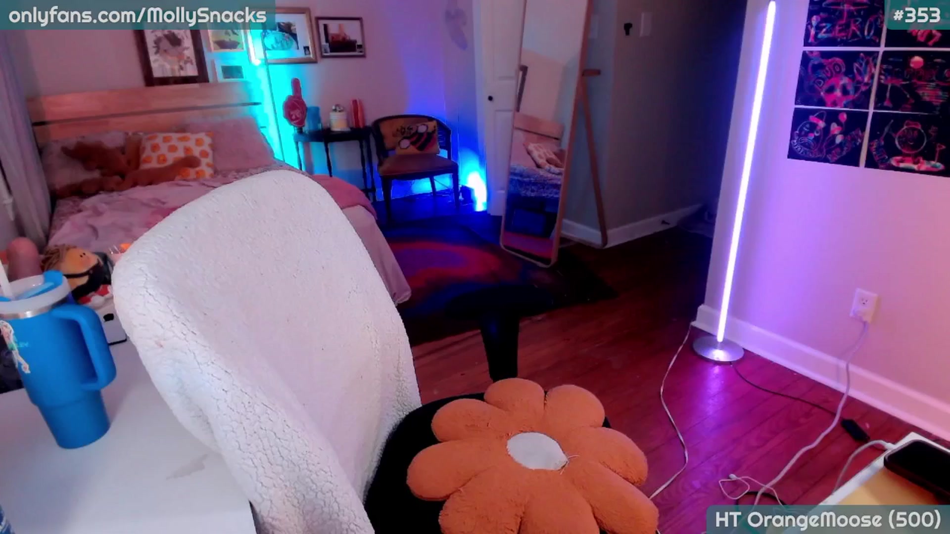 Gallery image thumbnail from MollySnacks's myfreecams stream on, 03/31/2026, 04:26 image 1 of 20