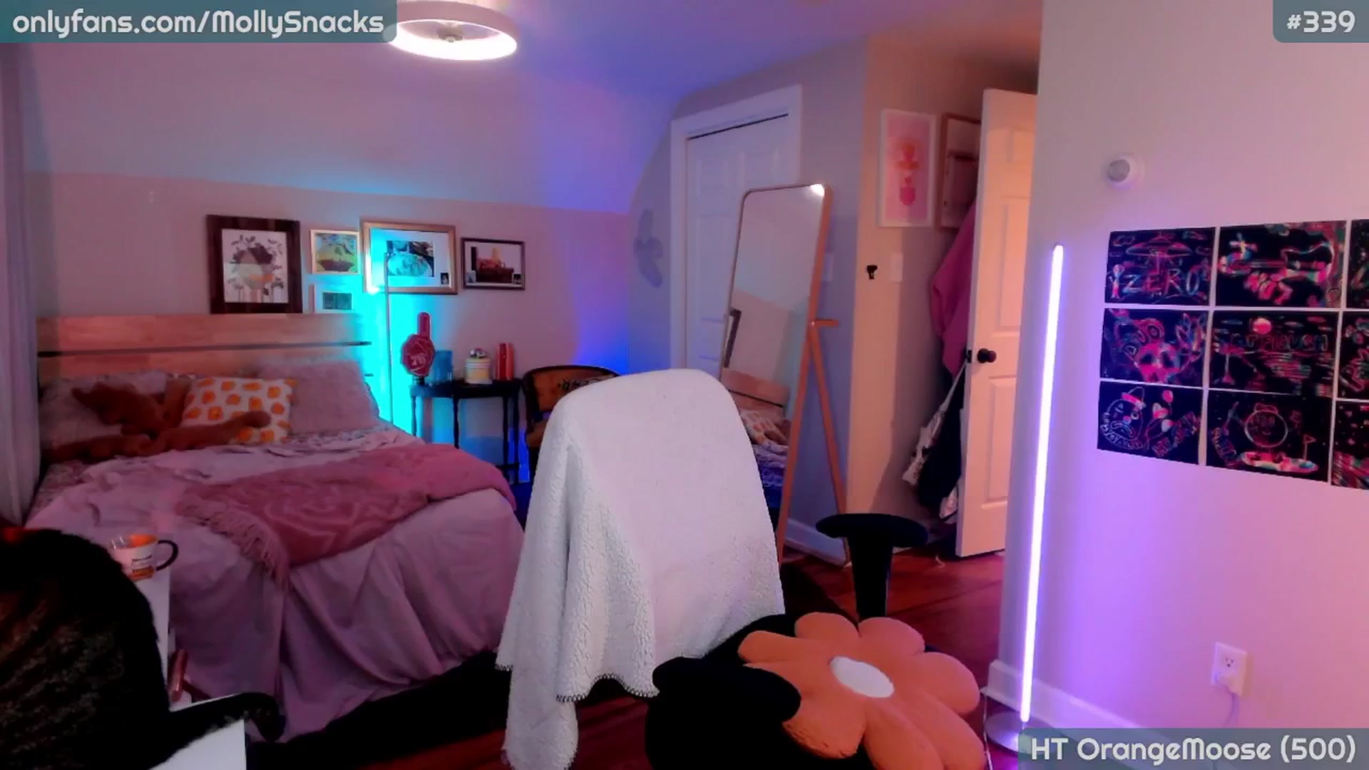 Gallery image thumbnail from MollySnacks's myfreecams stream on, 03/31/2026, 05:17 image 6 of 20