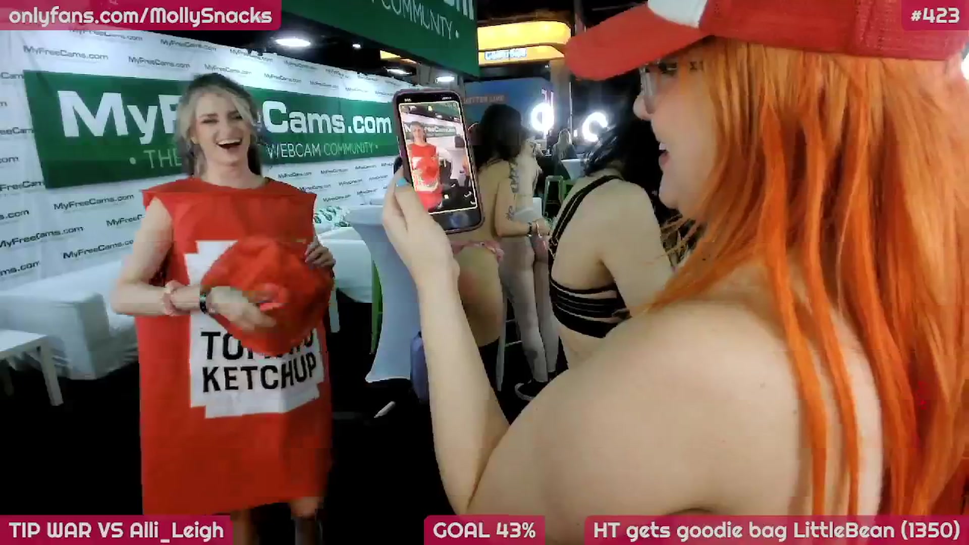 Gallery image thumbnail from MollySnacks's myfreecams stream on, 04/12/2026, 01:32 image 15 of 20