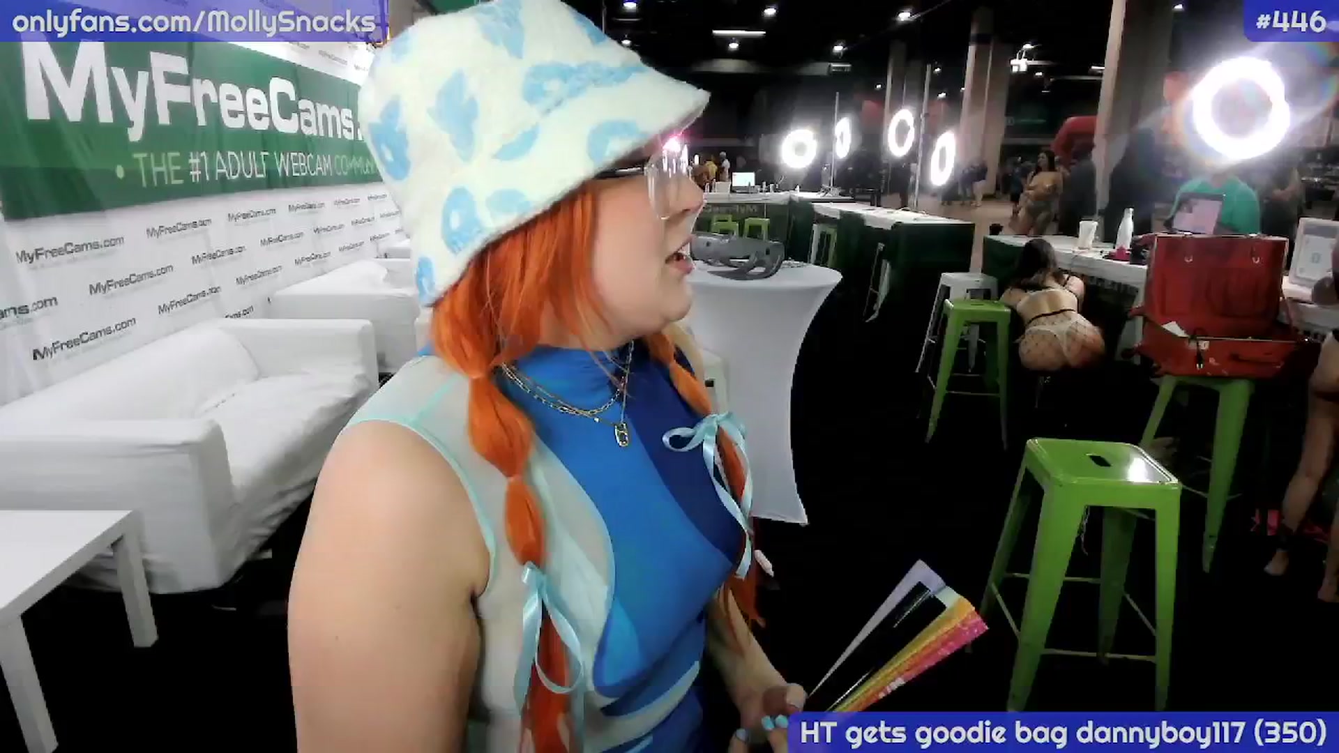 Gallery image thumbnail from MollySnacks's myfreecams stream on, 04/12/2026, 22:46 image 17 of 20