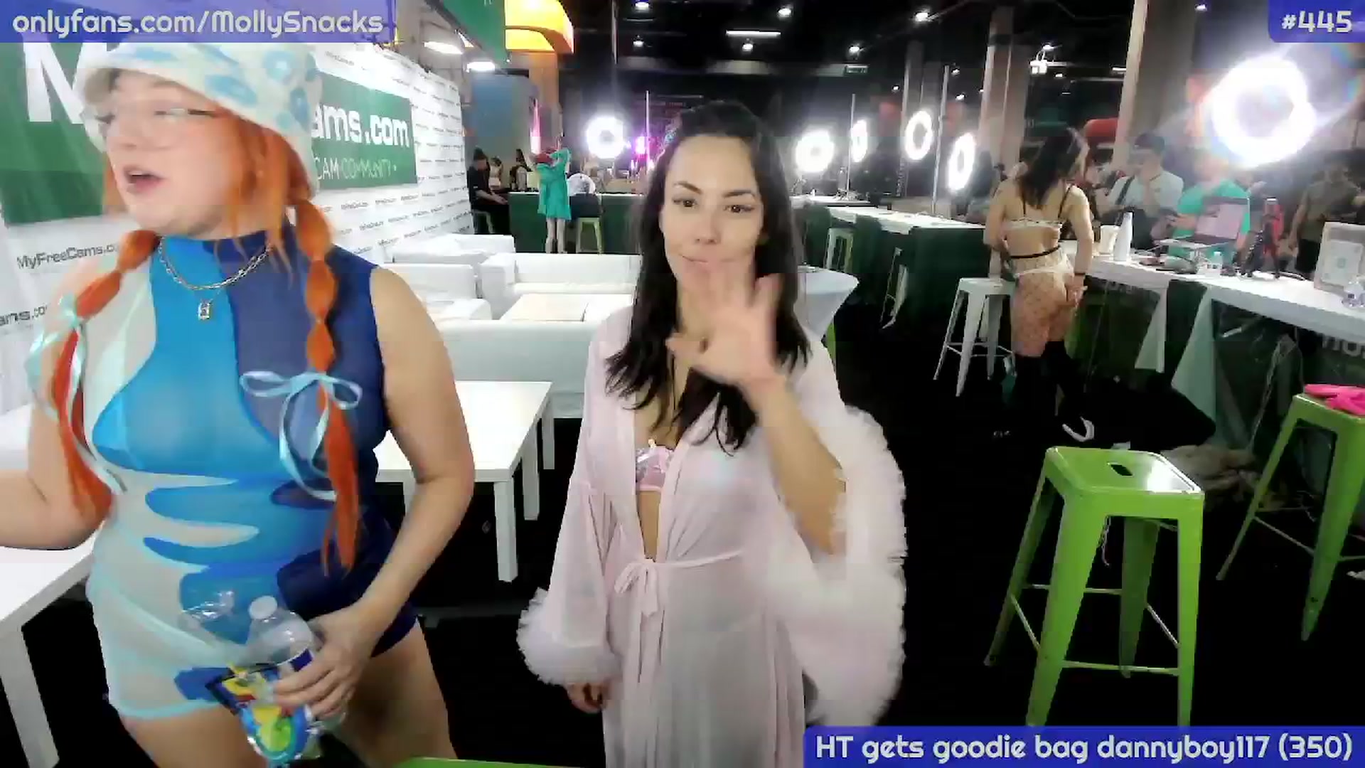 Gallery image thumbnail from MollySnacks's myfreecams stream on, 04/12/2026, 22:46 image 16 of 20