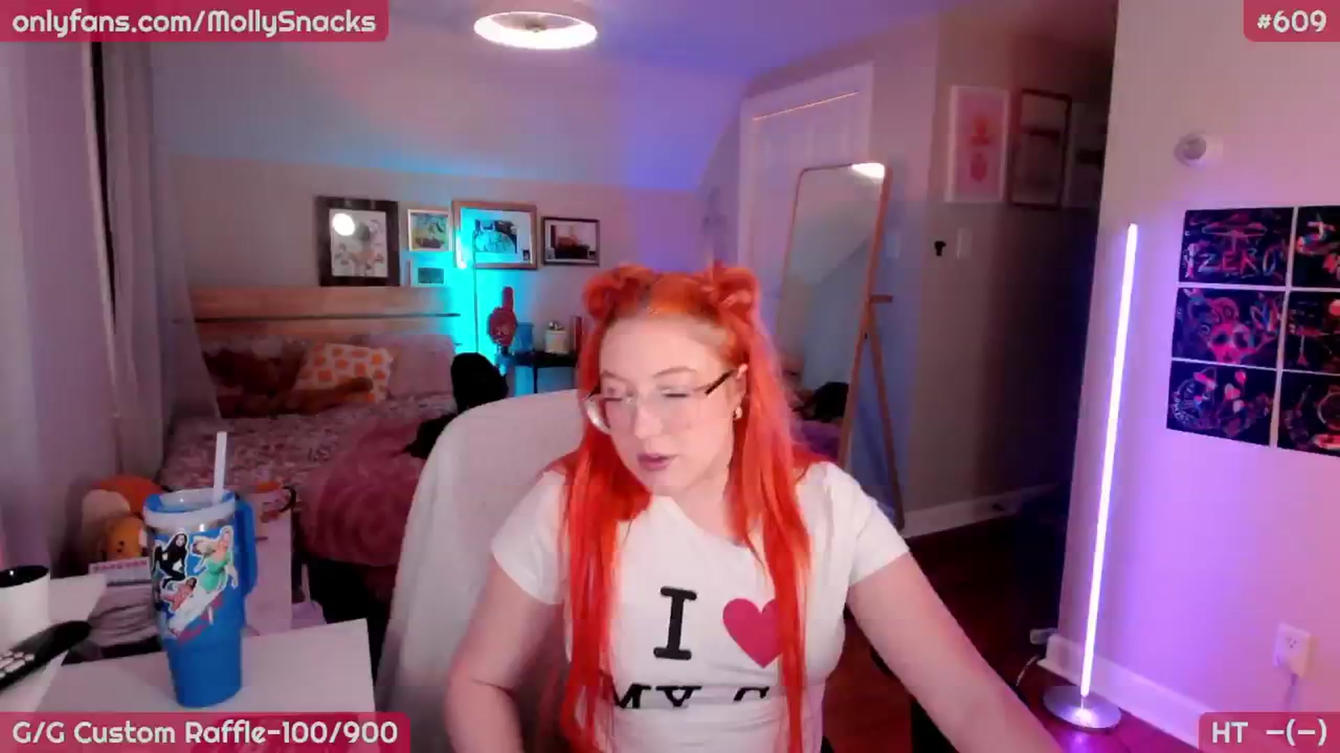 Gallery image thumbnail from MollySnacks's myfreecams stream on, 04/17/2026, 03:48 image 1 of 20