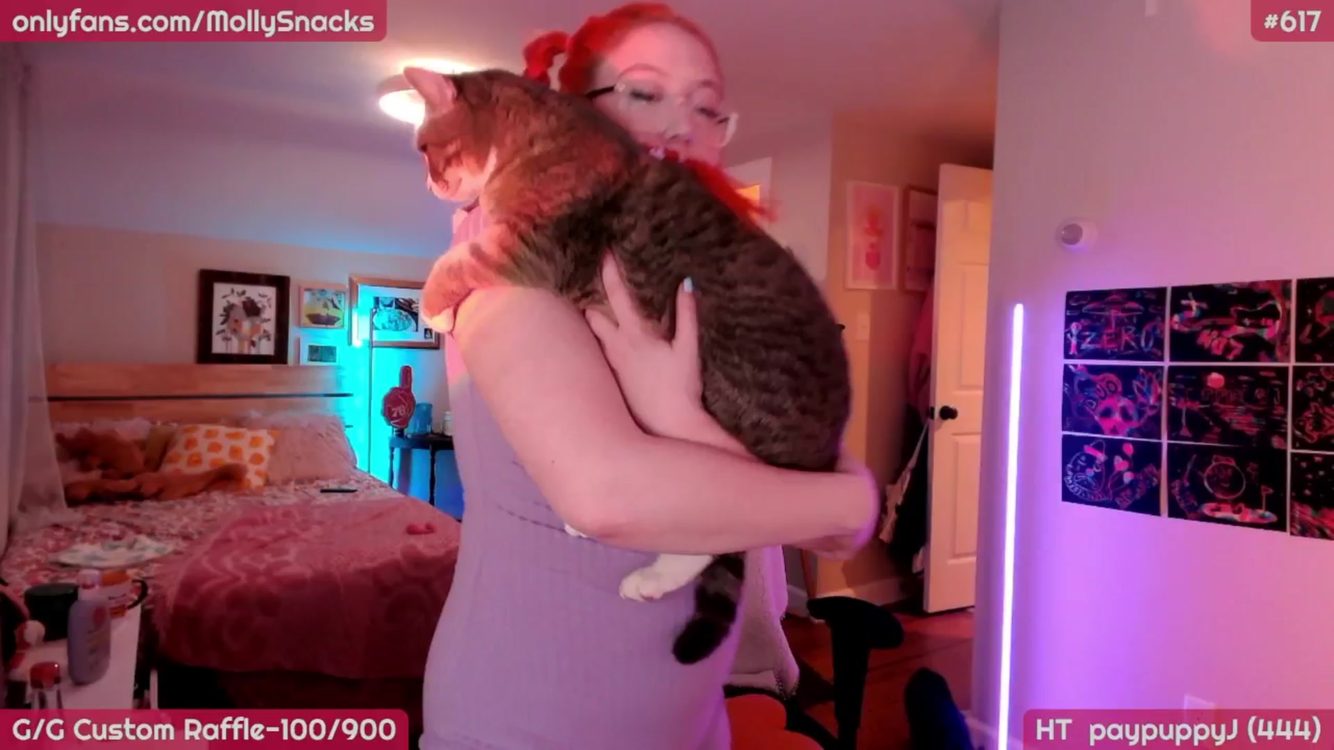 Gallery image thumbnail from MollySnacks's myfreecams stream on, 04/18/2026, 04:55 image 1 of 20