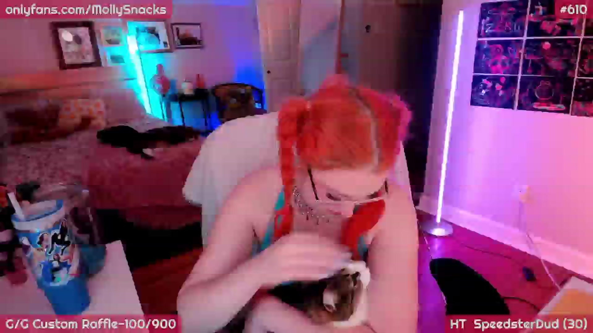 Gallery image thumbnail from MollySnacks's myfreecams stream on, 04/20/2026, 03:32 image 5 of 20