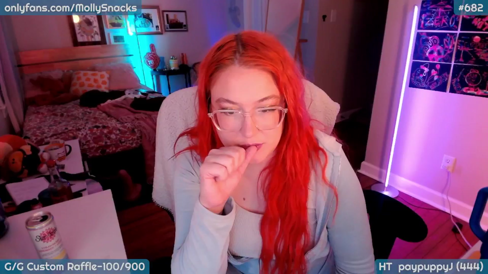 Gallery image thumbnail from MollySnacks's myfreecams stream on, 04/26/2026, 02:57 image 5 of 20