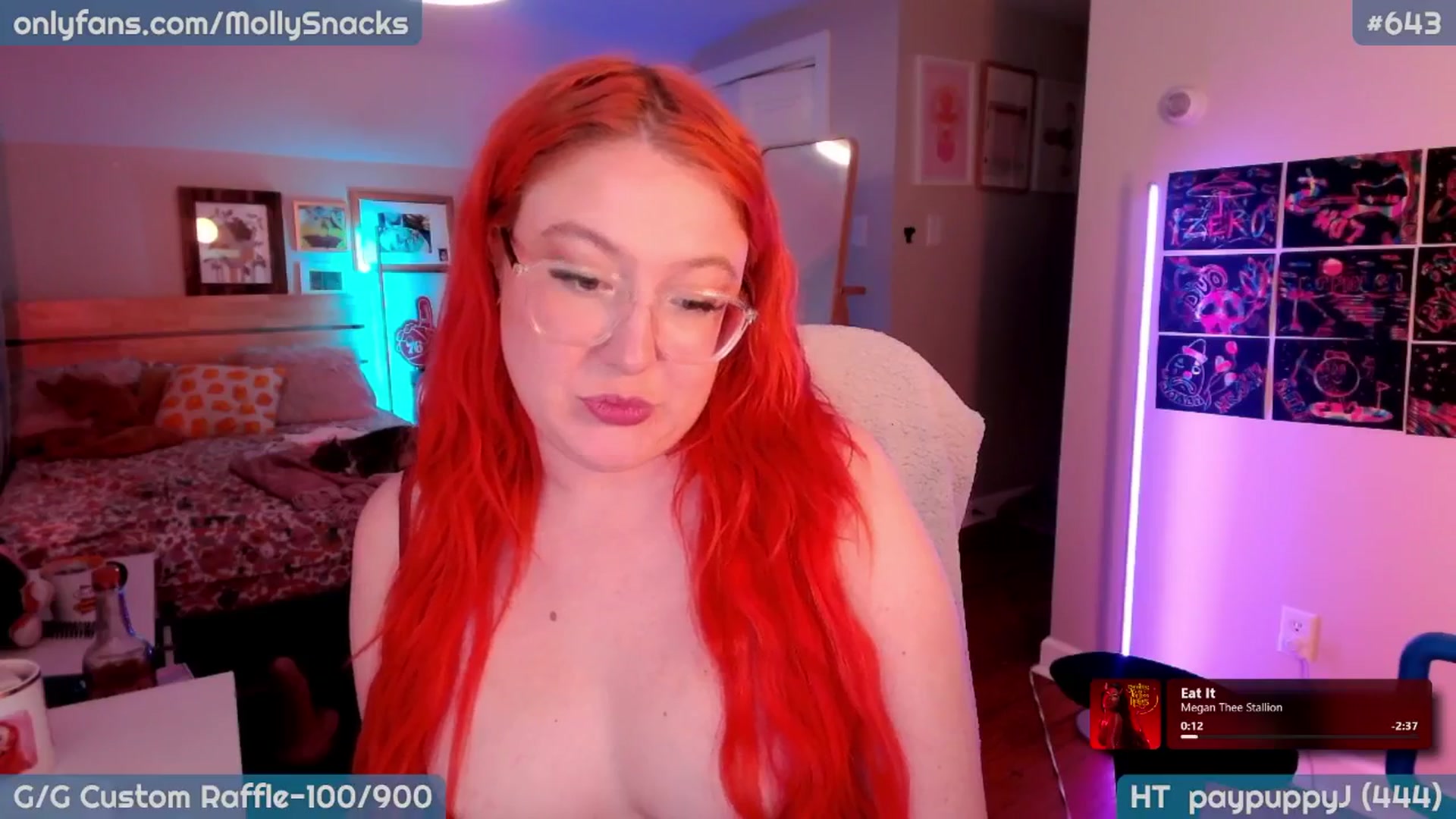 Gallery image thumbnail from MollySnacks's myfreecams stream on, 04/26/2026, 02:57 image 17 of 20