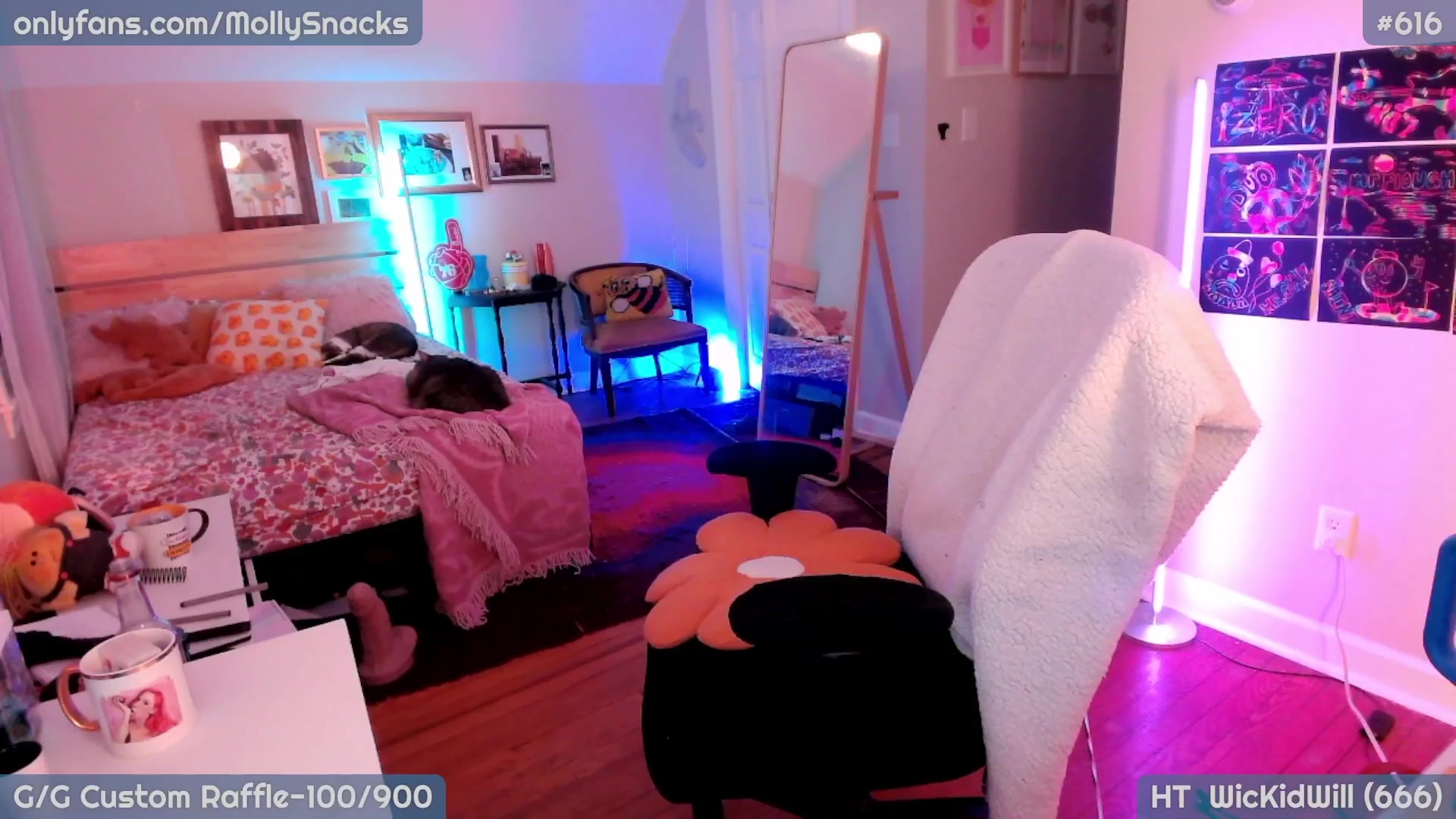 Gallery image thumbnail from MollySnacks's myfreecams stream on, 04/26/2026, 03:16 image 17 of 20
