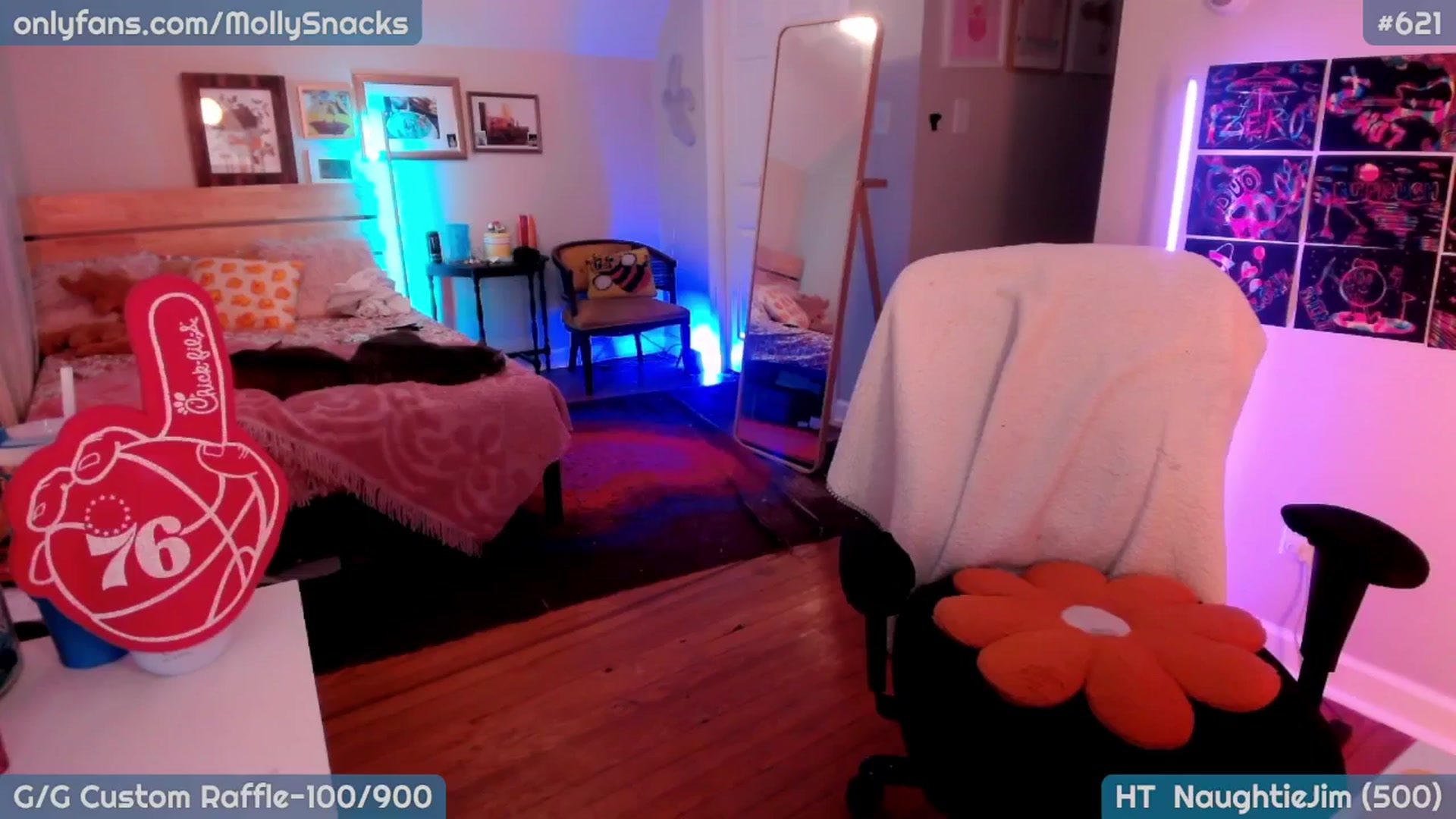 Gallery image thumbnail from MollySnacks's myfreecams stream on, 04/27/2026, 03:02 image 7 of 20