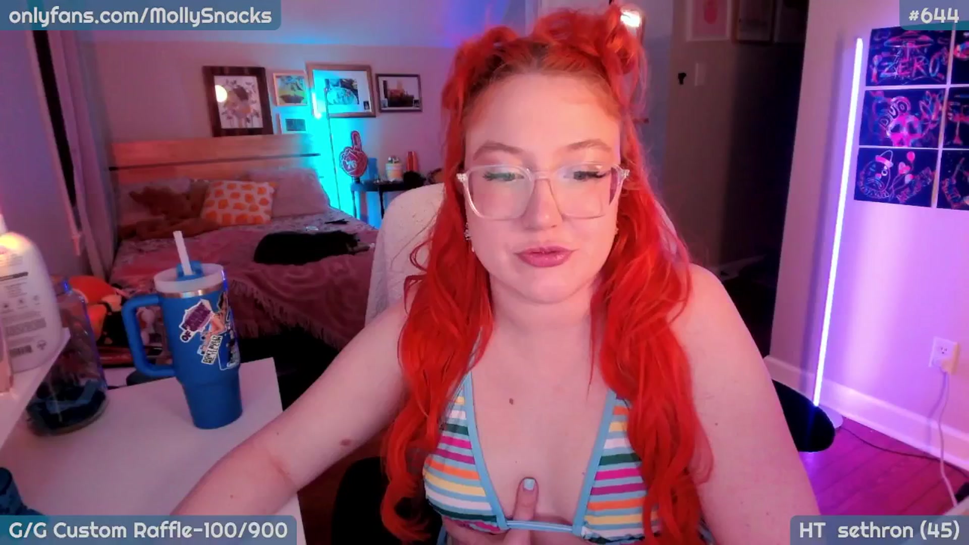 Gallery image thumbnail from MollySnacks's myfreecams stream on, 04/28/2026, 03:22 image 3 of 20