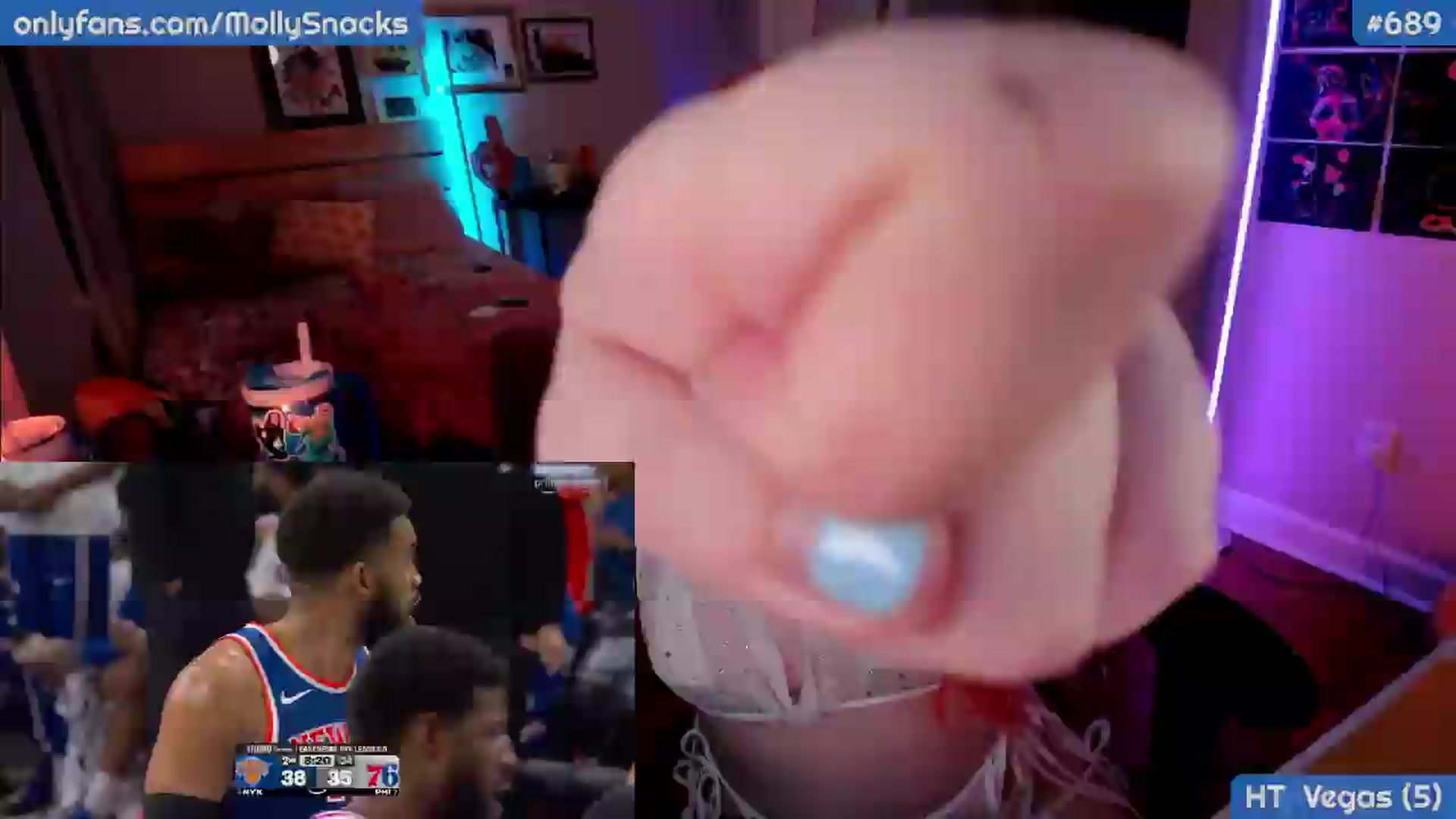 Gallery image thumbnail from MollySnacks's myfreecams stream on, 05/09/2026, 24:45 image 2 of 20