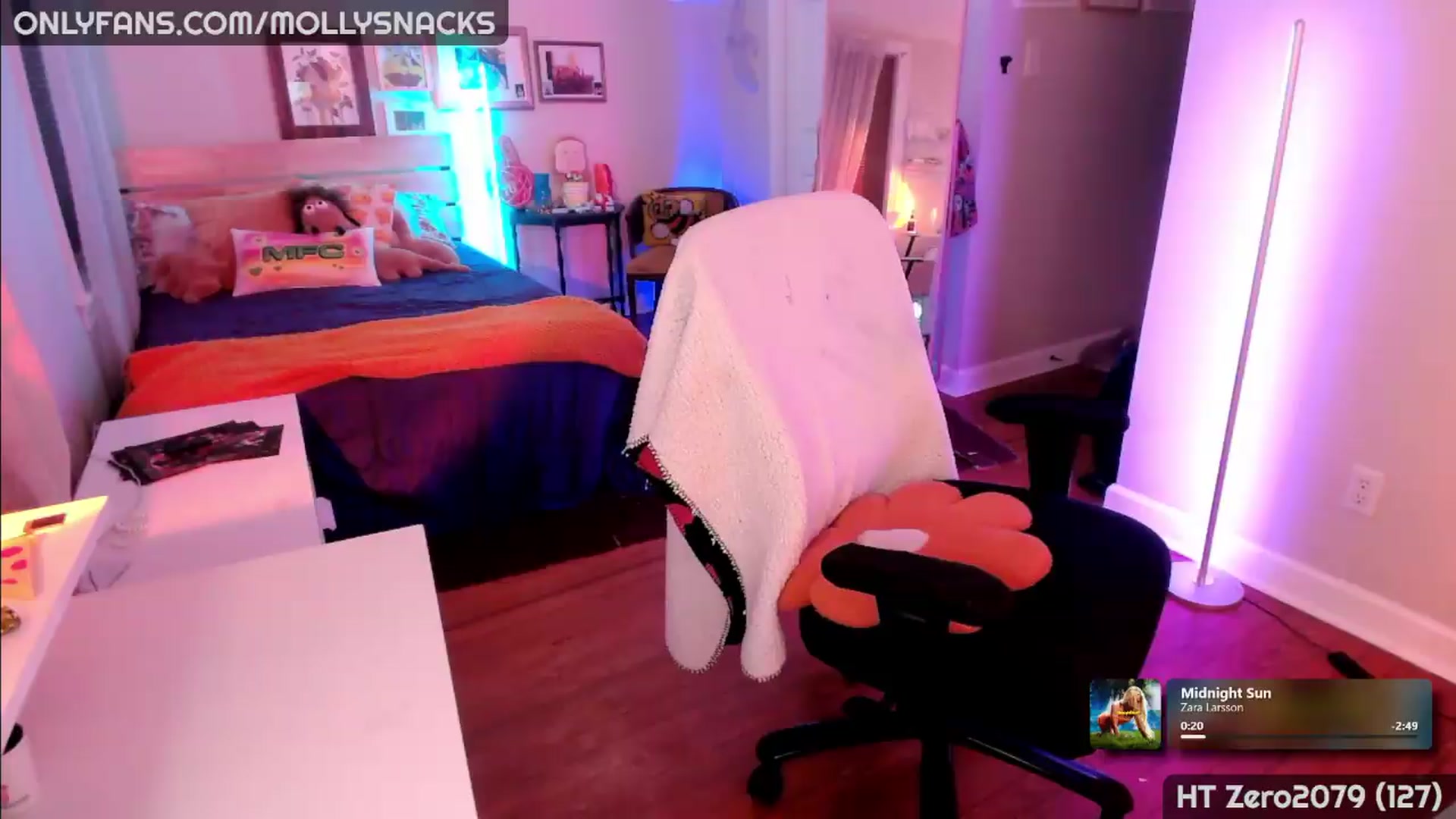 Gallery image thumbnail from MollySnacks's myfreecams stream on, 06/27/2026, 04:18 image 3 of 20