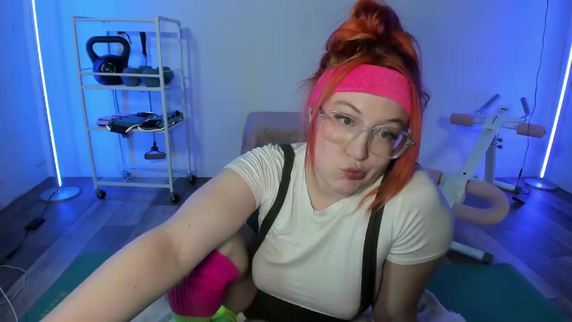 Gallery image thumbnail from MollySnacks's myfreecams stream on, 07/12/2026, 03:29 image 12 of 20