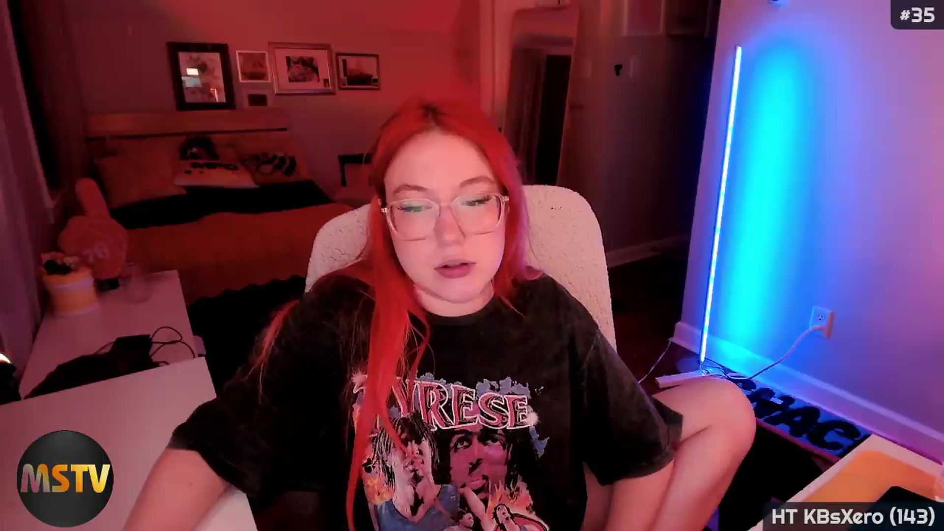 Gallery image thumbnail from MollySnacks's myfreecams stream on, 07/28/2026, 01:48 image 18 of 20