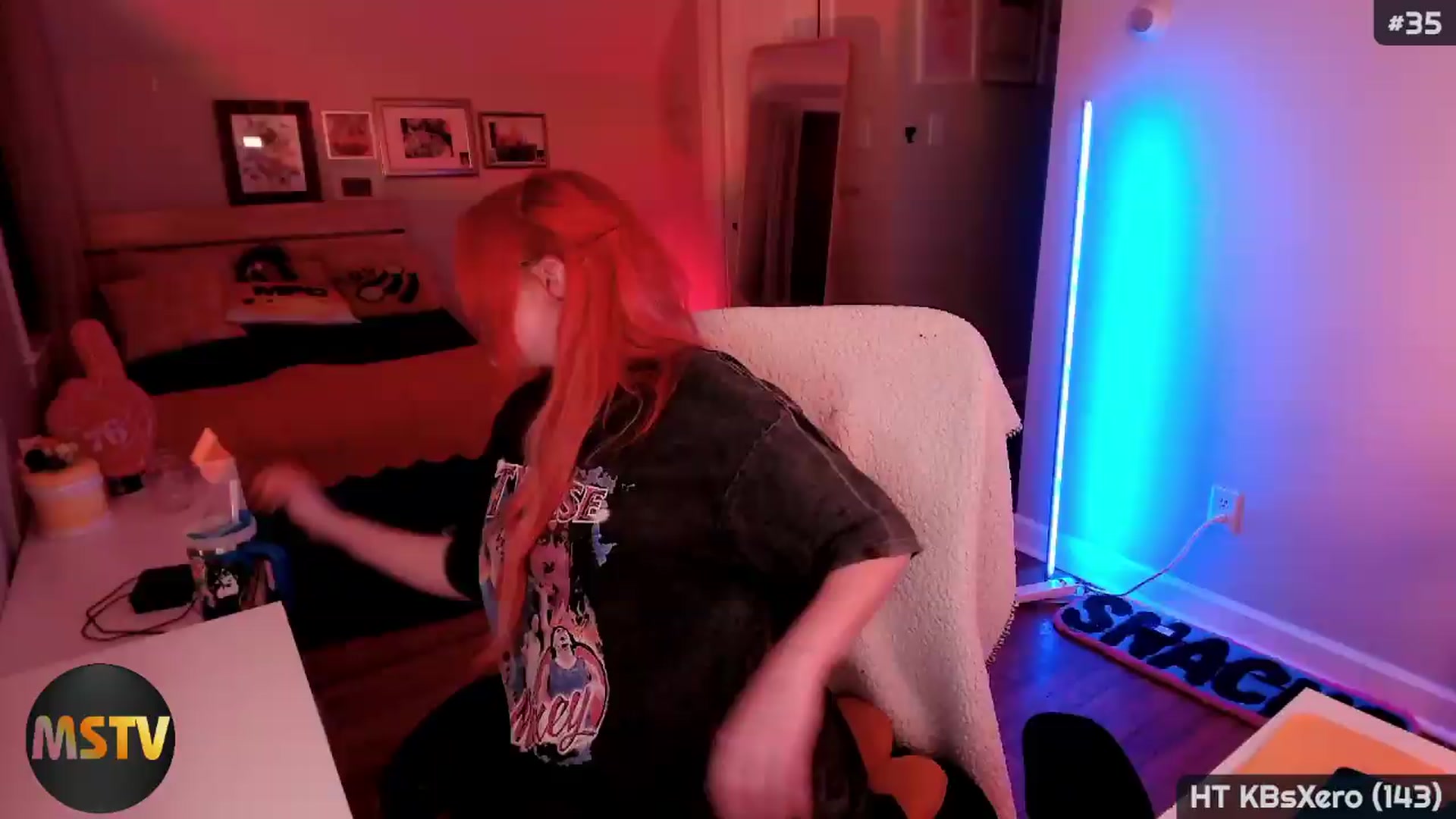 Gallery image thumbnail from MollySnacks's myfreecams stream on, 07/28/2026, 01:48 image 5 of 20
