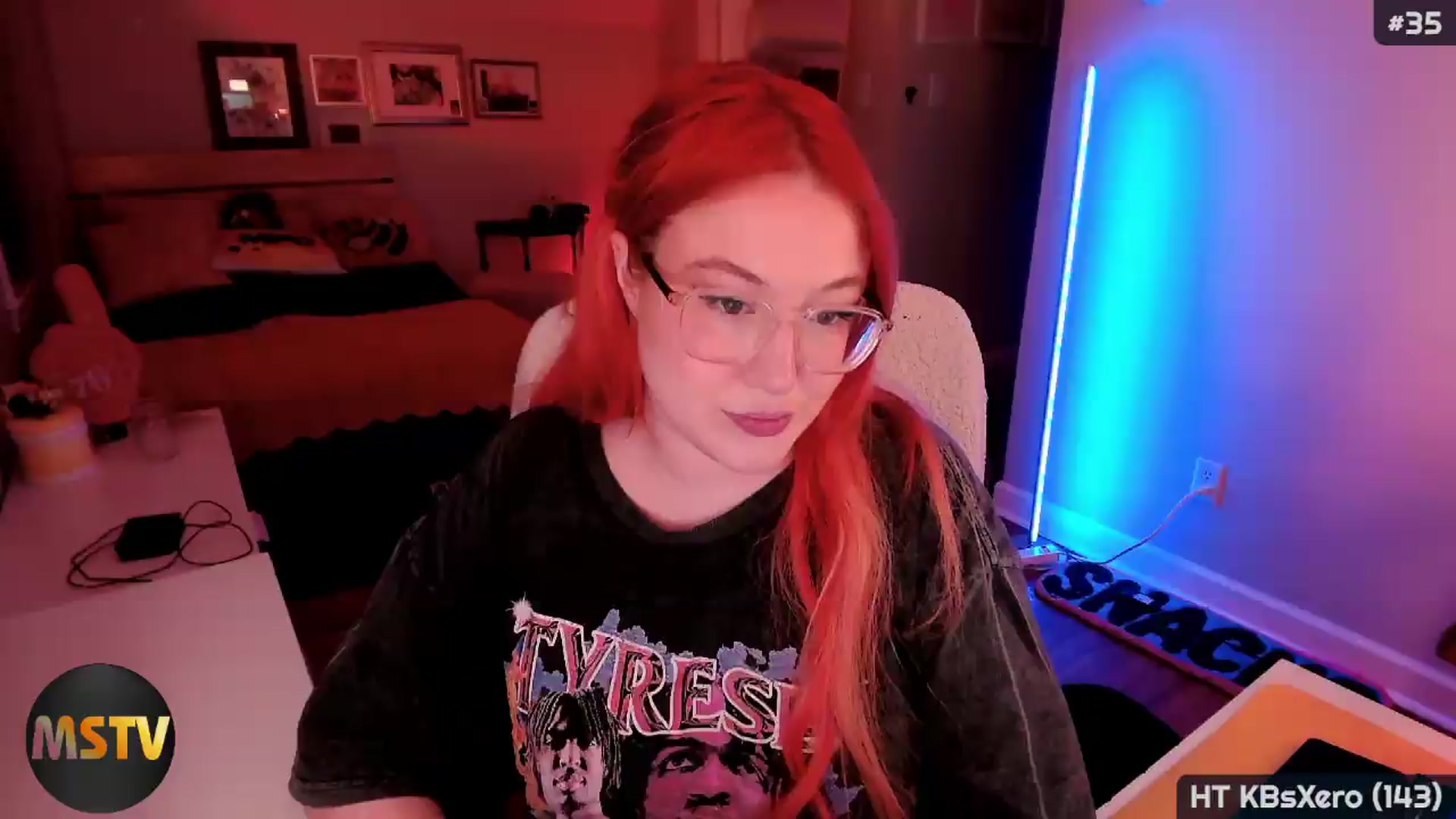 Gallery image thumbnail from MollySnacks's myfreecams stream on, 07/28/2026, 01:48 image 12 of 20