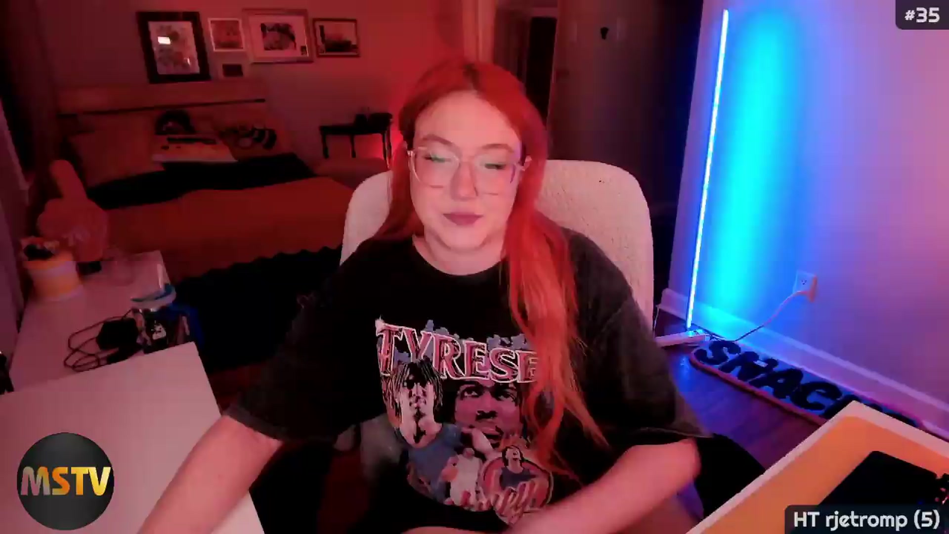 Gallery image thumbnail from MollySnacks's myfreecams stream on, 07/28/2026, 01:48 image 2 of 20