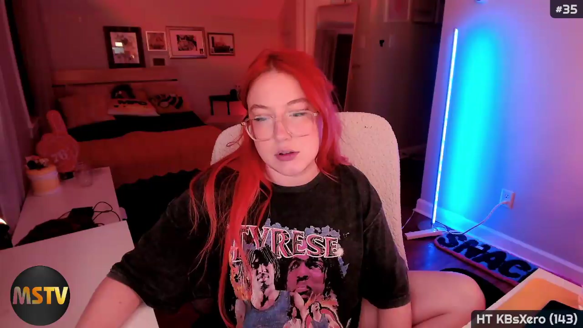 Gallery image thumbnail from MollySnacks's myfreecams stream on, 07/28/2026, 01:48 image 17 of 20