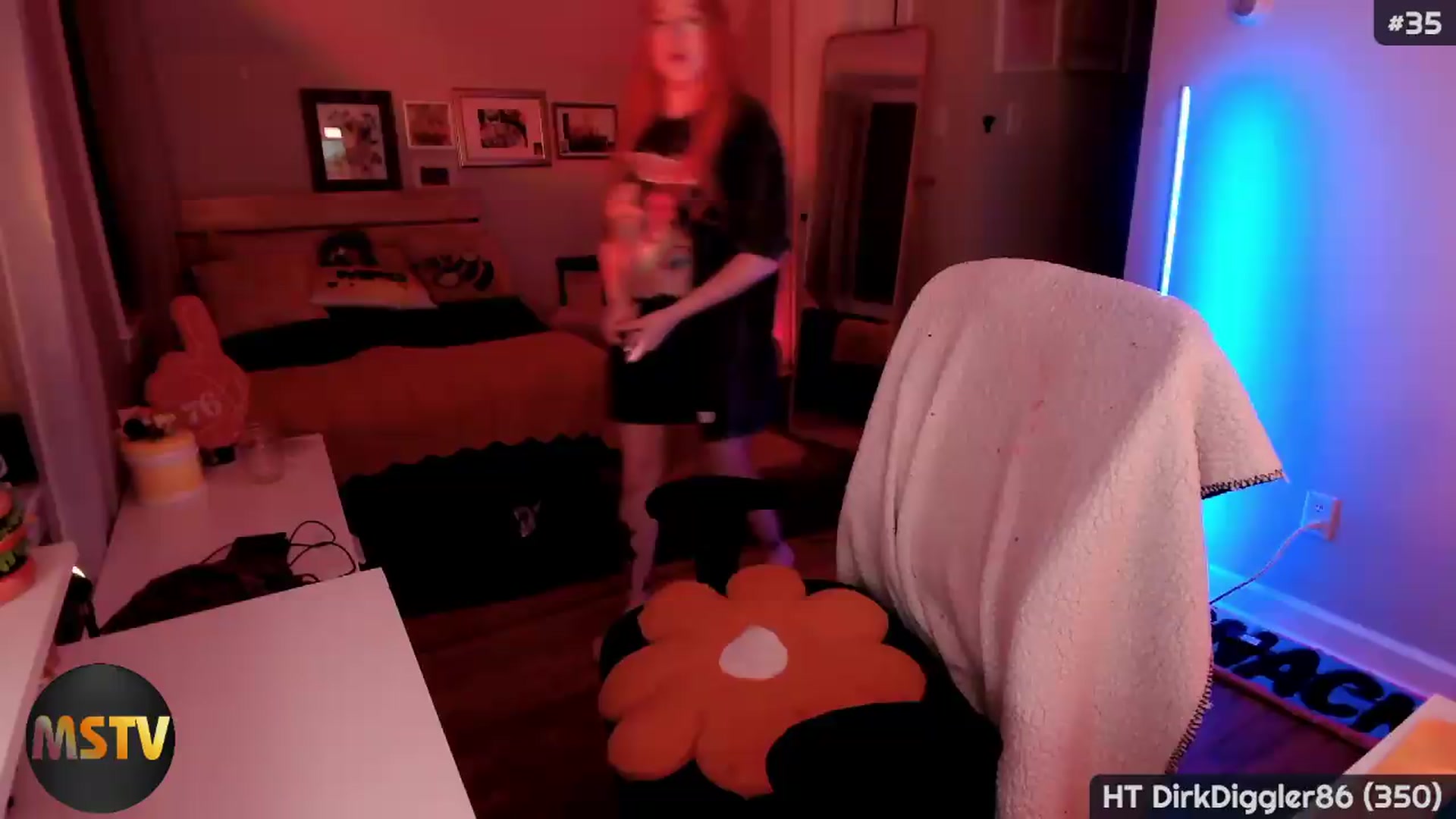 Gallery image thumbnail from MollySnacks's myfreecams stream on, 07/28/2026, 03:12 image 6 of 20