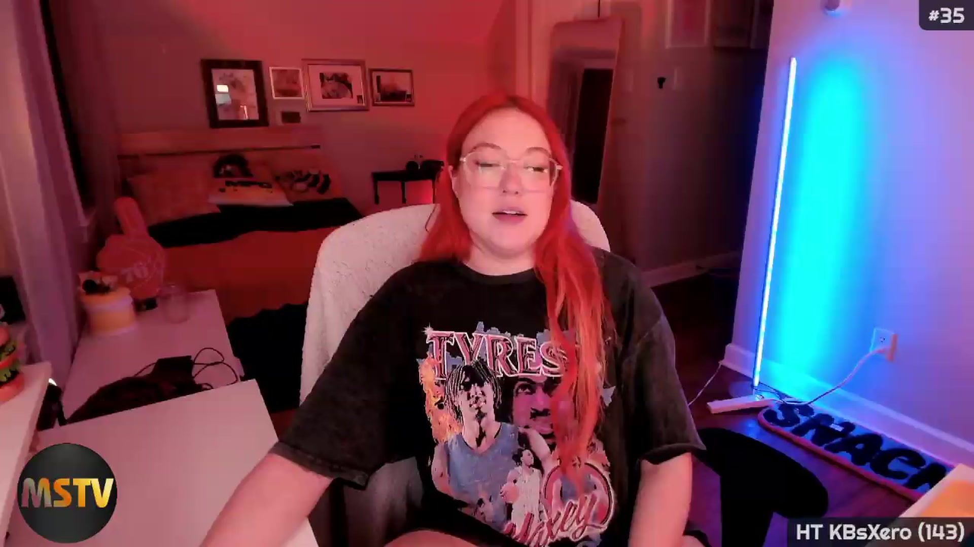 Gallery image thumbnail from MollySnacks's myfreecams stream on, 07/28/2026, 03:12 image 1 of 20