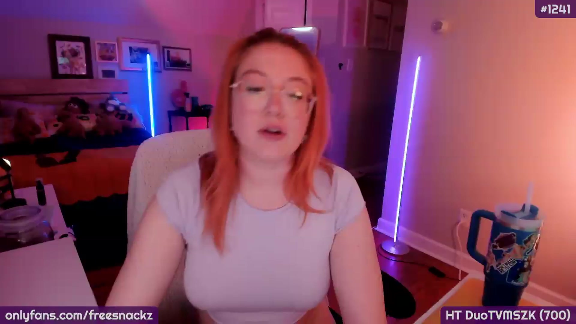 Gallery image thumbnail from MollySnacks's myfreecams stream on, 08/28/2026, 01:09 image 10 of 20