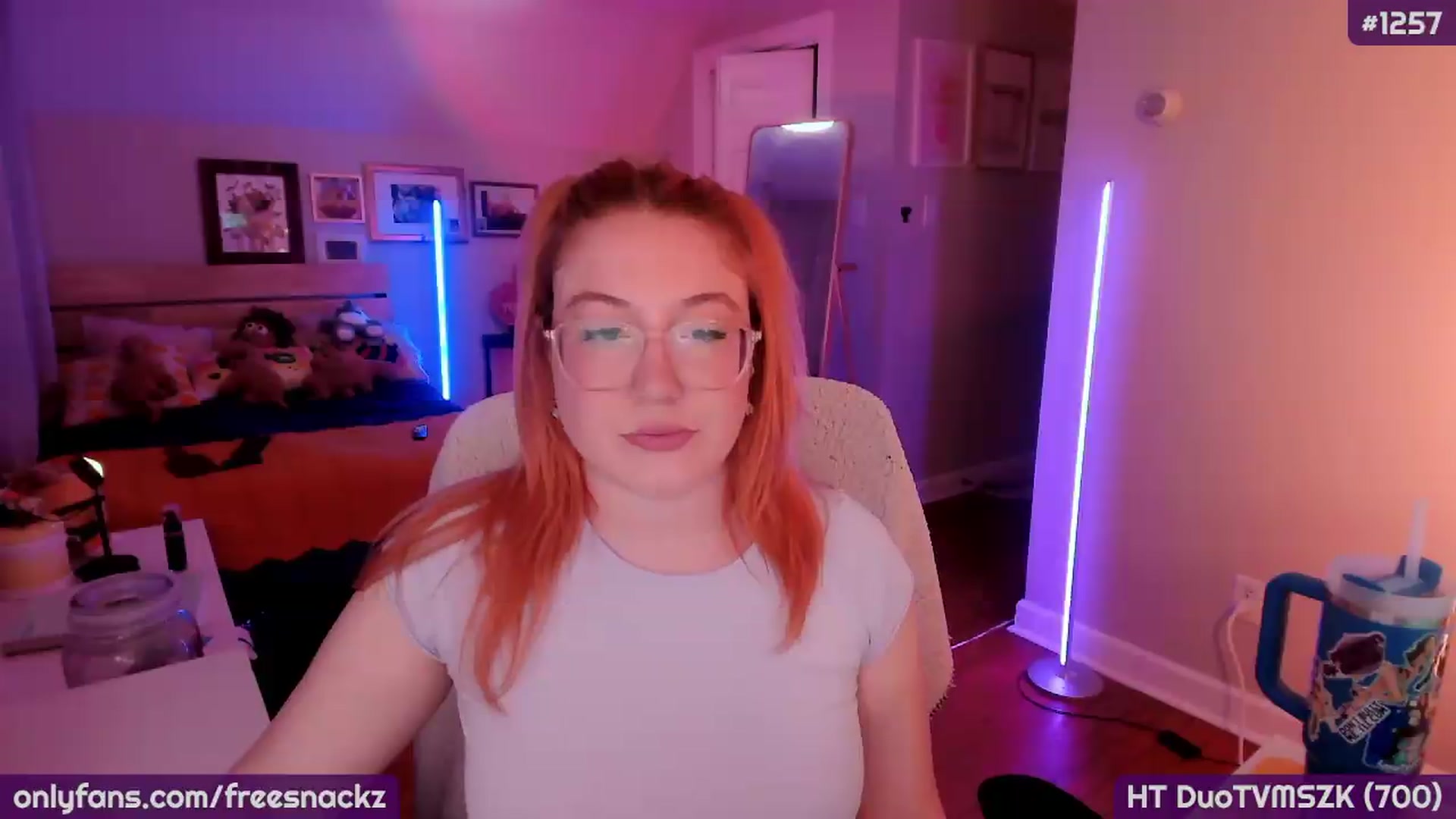 Gallery image thumbnail from MollySnacks's myfreecams stream on, 08/28/2026, 01:09 image 8 of 20