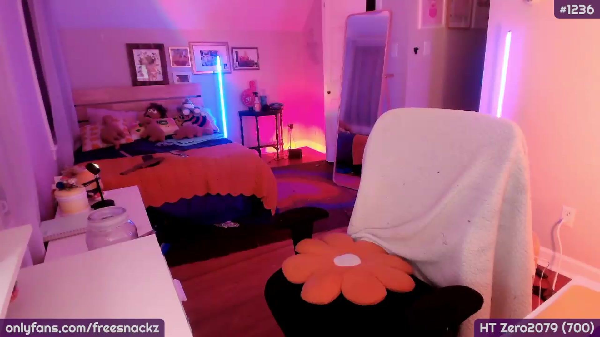 Gallery image thumbnail from MollySnacks's myfreecams stream on, 09/01/2026, 03:20 image 18 of 20