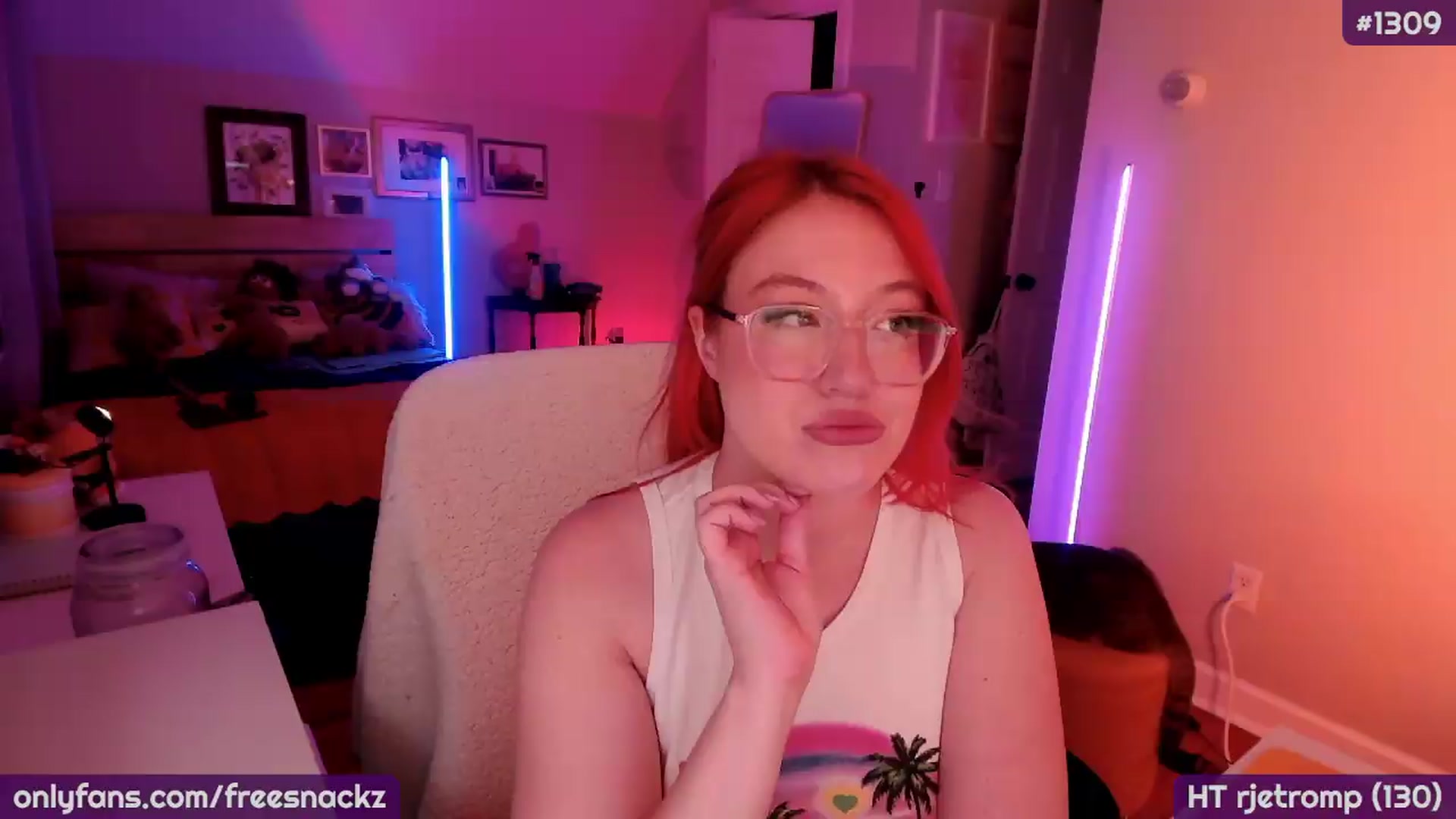 Gallery image thumbnail from MollySnacks's myfreecams stream on, 09/01/2026, 03:20 image 4 of 20