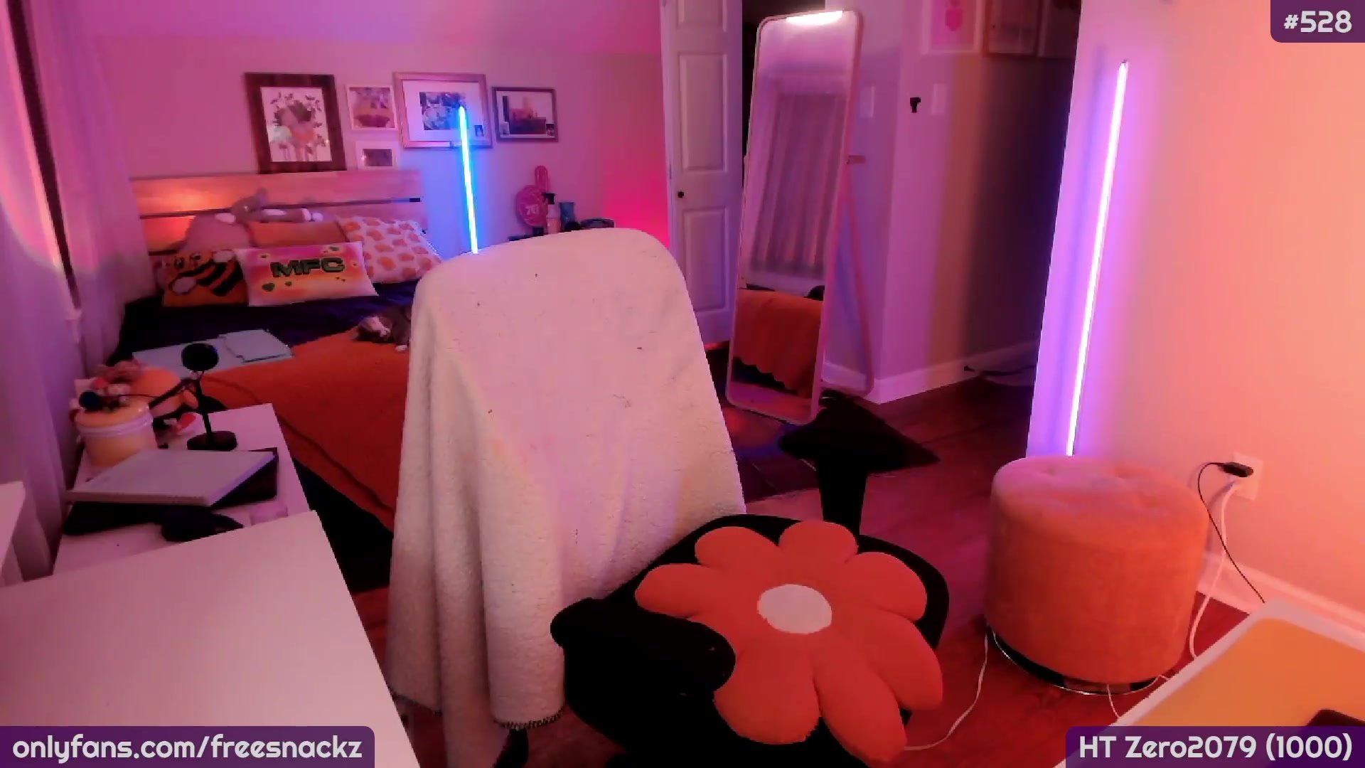 Gallery image thumbnail from MollySnacks's myfreecams stream on, 09/03/2026, 02:46 image 12 of 20