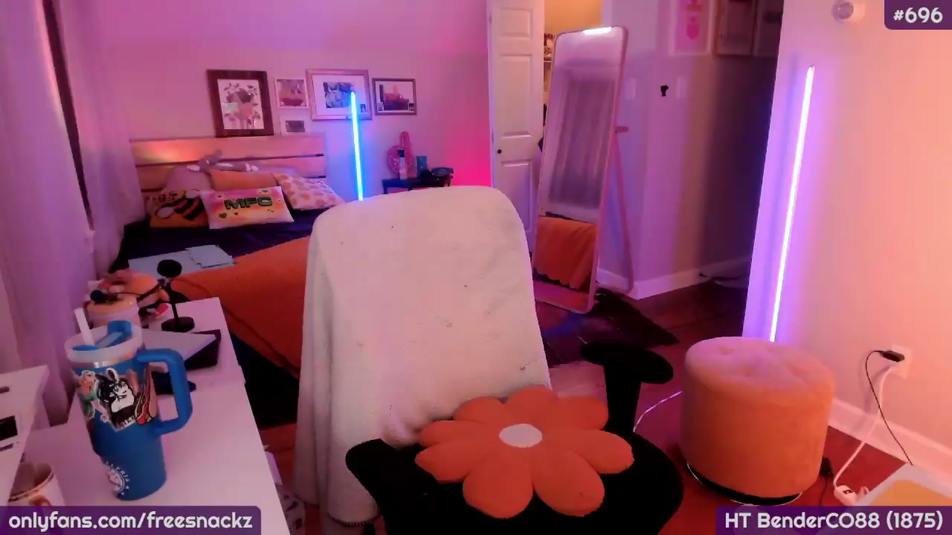 Gallery image thumbnail from MollySnacks's myfreecams stream on, 09/06/2026, 01:20 image 6 of 20