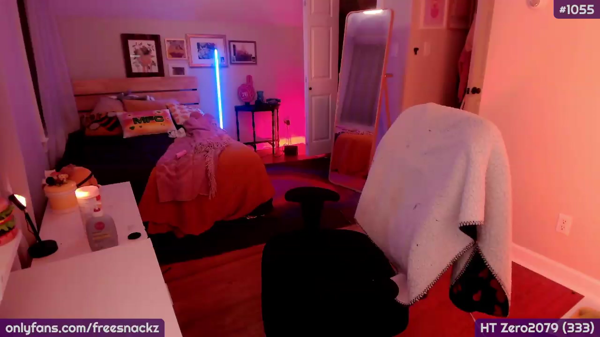 Gallery image thumbnail from MollySnacks's myfreecams stream on, 09/12/2026, 01:49 image 6 of 20