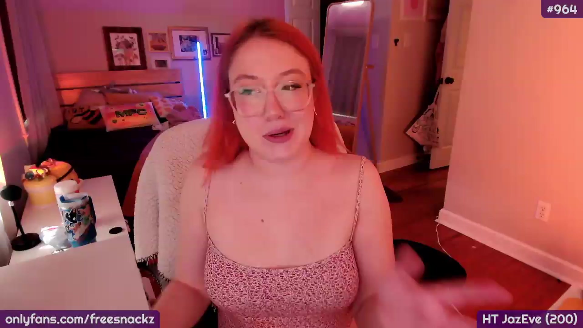 Gallery image thumbnail from MollySnacks's myfreecams stream on, 09/12/2026, 20:24 image 2 of 20