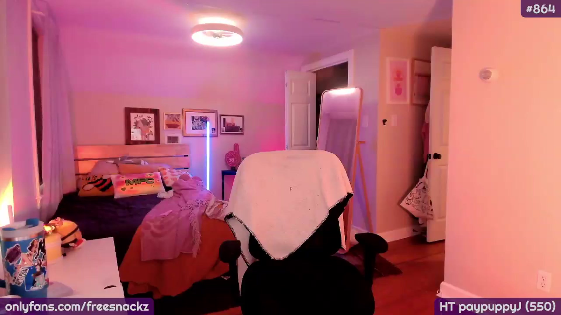 Gallery image thumbnail from MollySnacks's myfreecams stream on, 09/12/2026, 22:22 image 8 of 20