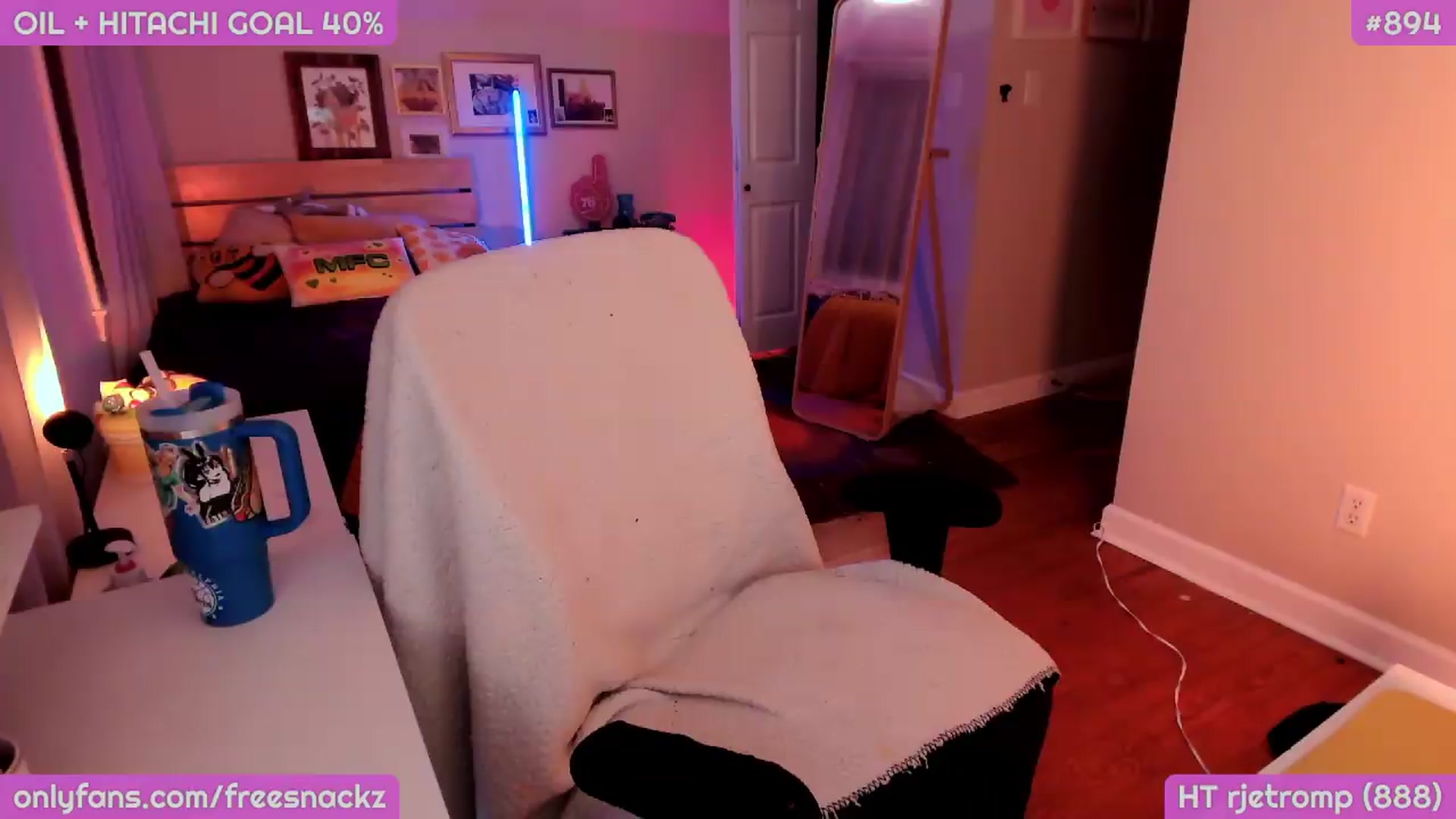 Gallery image thumbnail from MollySnacks's myfreecams stream on, 09/16/2026, 03:39 image 2 of 20