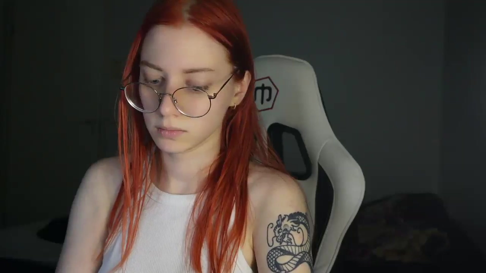 Gallery image thumbnail from MollyXss's myfreecams stream on, 04/20/2025, 24:13 image 19 of 20