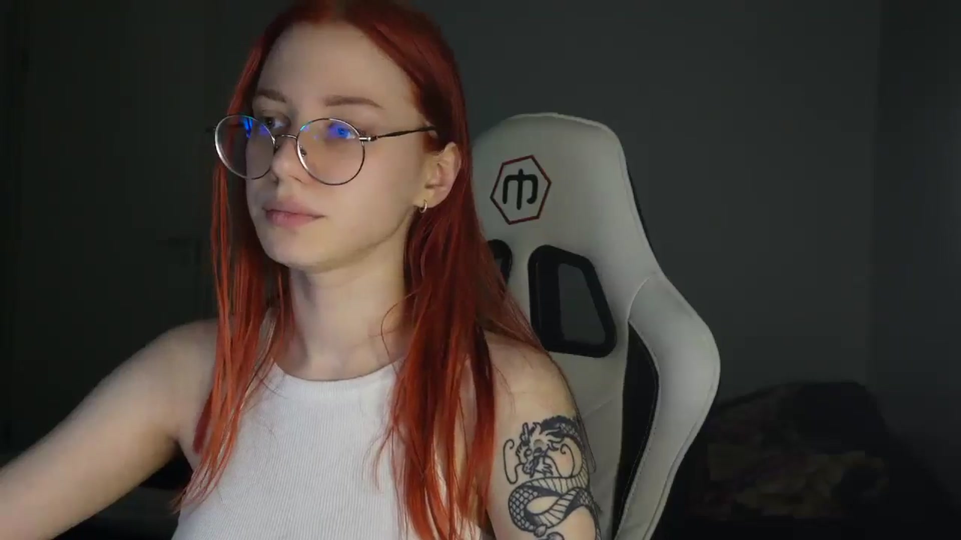 Gallery image thumbnail from MollyXss's myfreecams stream on, 04/20/2025, 24:13 image 18 of 20