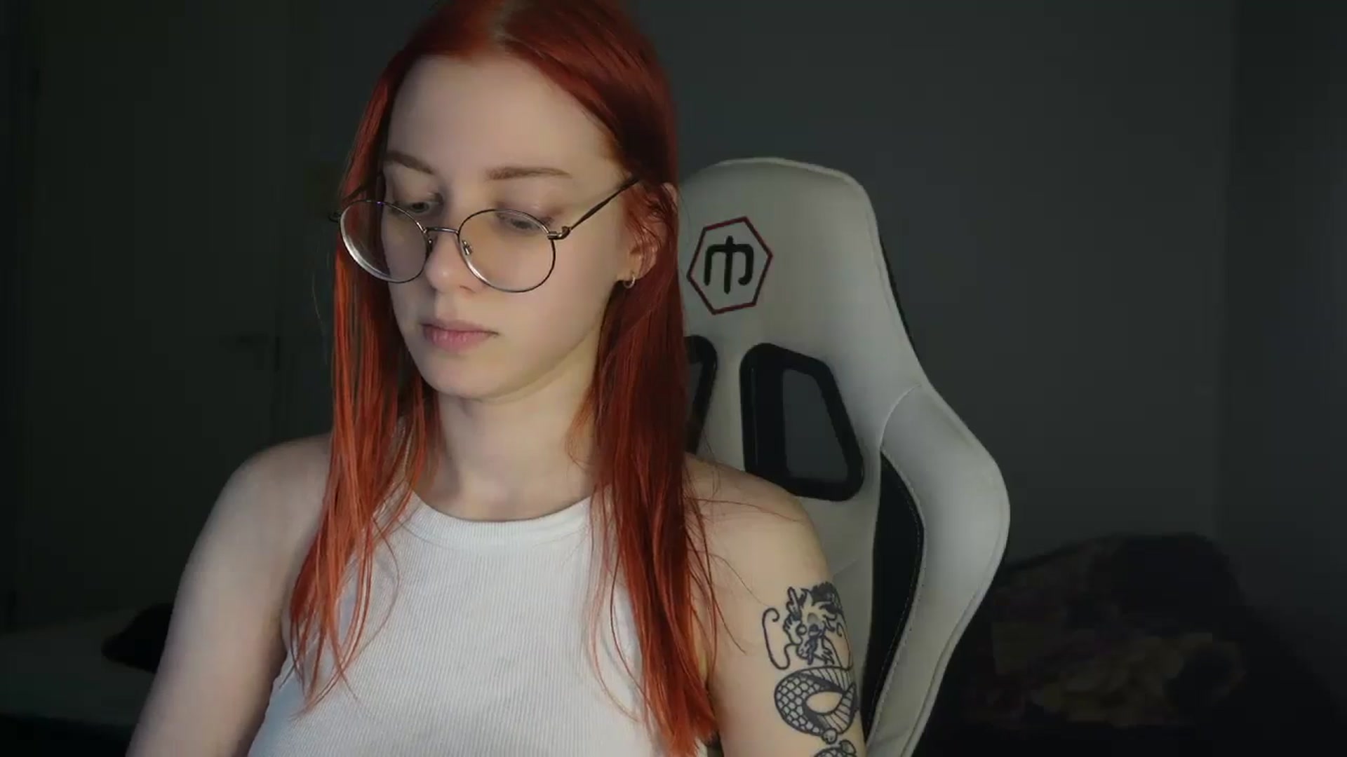 Gallery image thumbnail from MollyXss's myfreecams stream on, 04/20/2025, 24:13 image 15 of 20