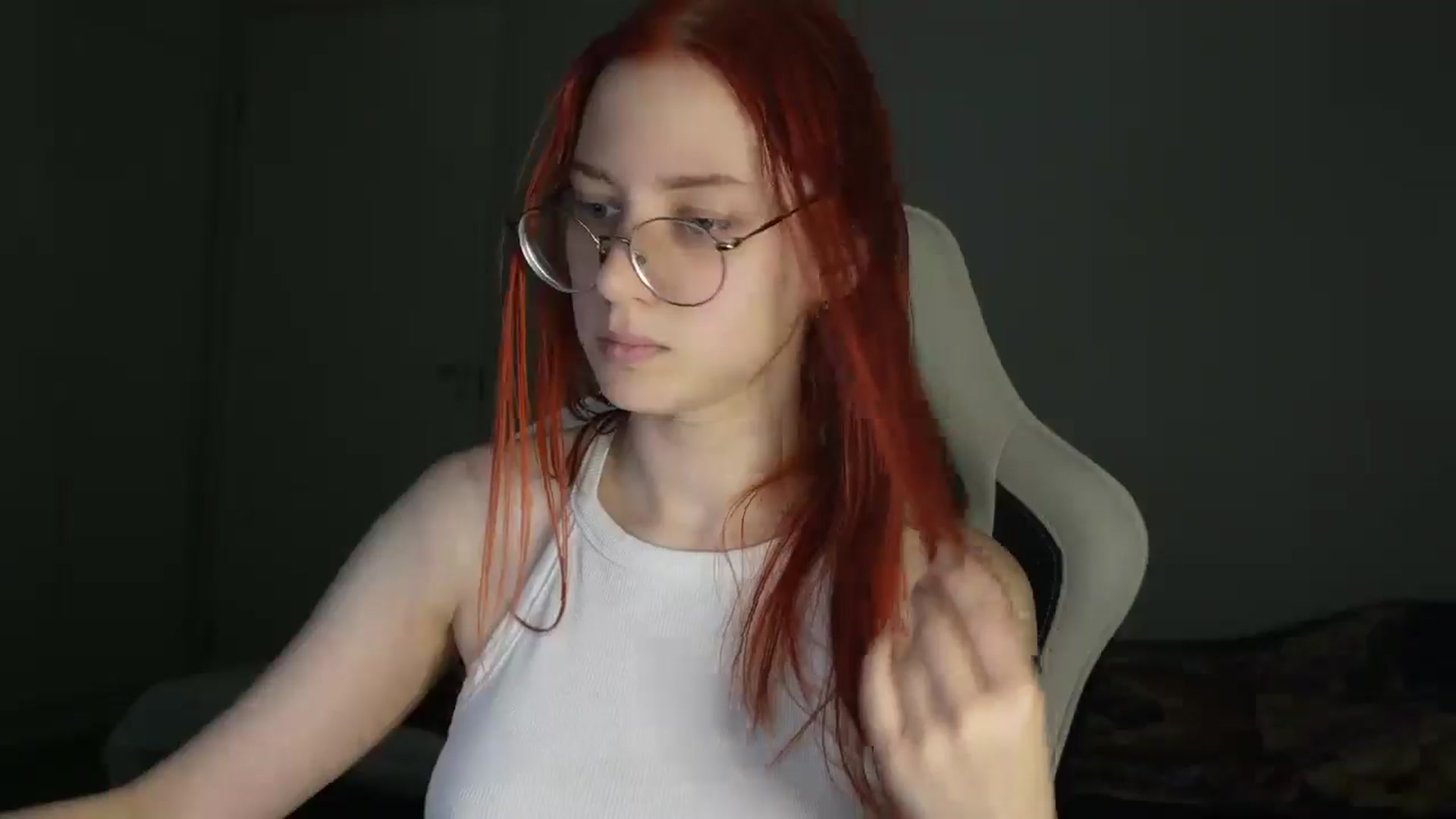 Gallery image thumbnail from MollyXss's myfreecams stream on, 04/20/2025, 24:13 image 11 of 20