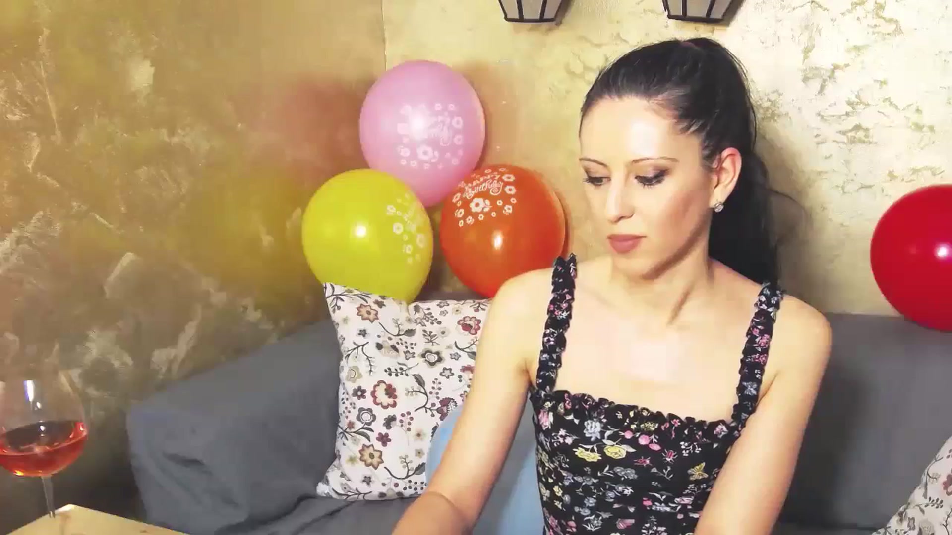 Gallery image thumbnail from Molly_'s myfreecams stream on, 02/01/2024, 18:57 image 11 of 20