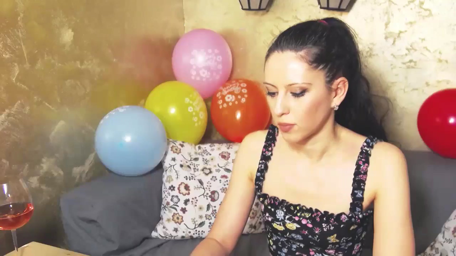 Gallery image thumbnail from Molly_'s myfreecams stream on, 02/01/2024, 18:57 image 5 of 20