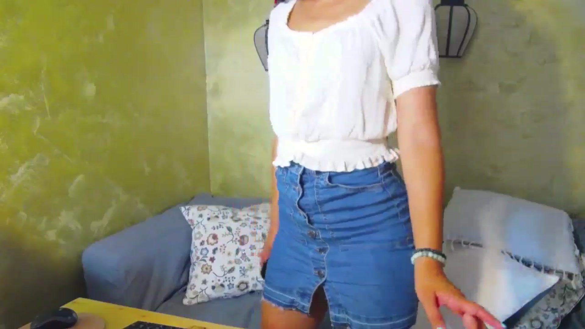 Gallery image thumbnail from Molly_'s myfreecams stream on, 07/18/2024, 11:08 image 15 of 20