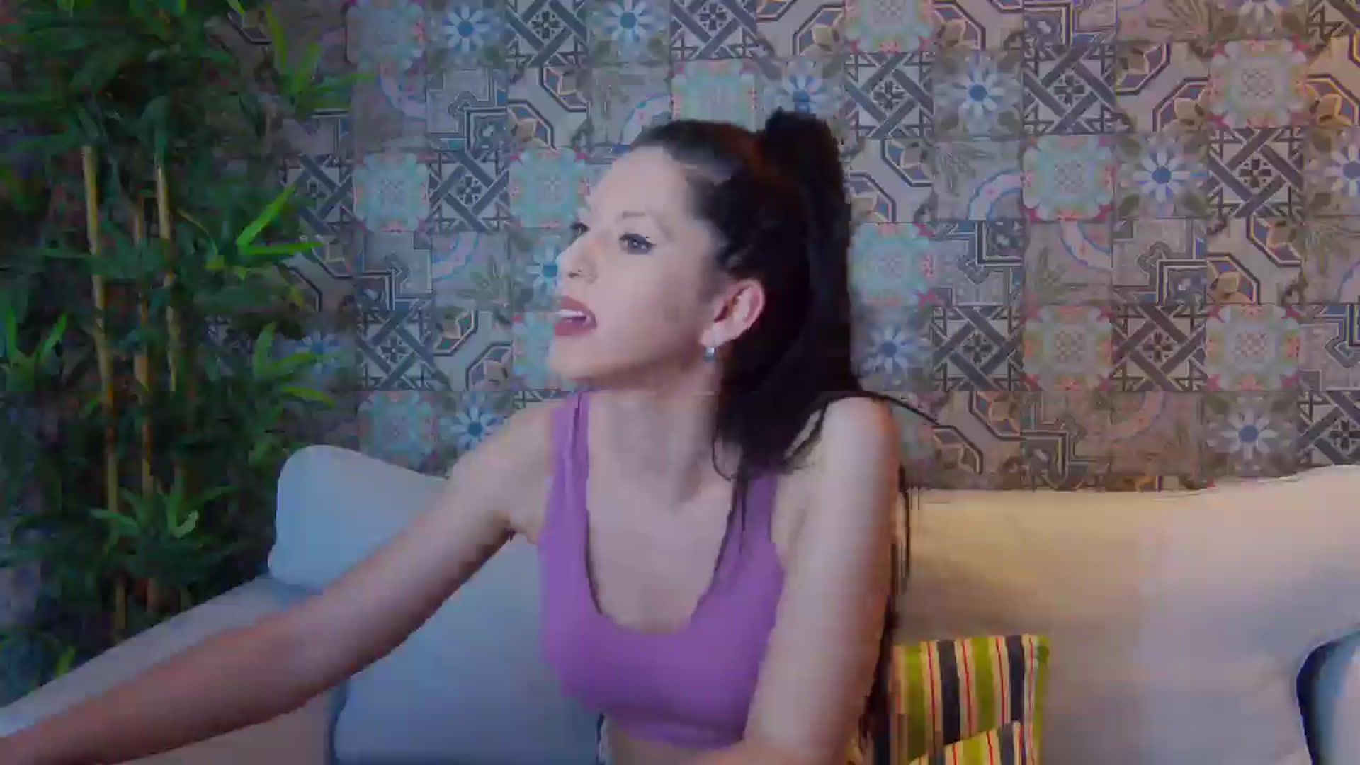 Gallery image thumbnail from Molly_'s myfreecams stream on, 03/05/2025, 20:20 image 19 of 20