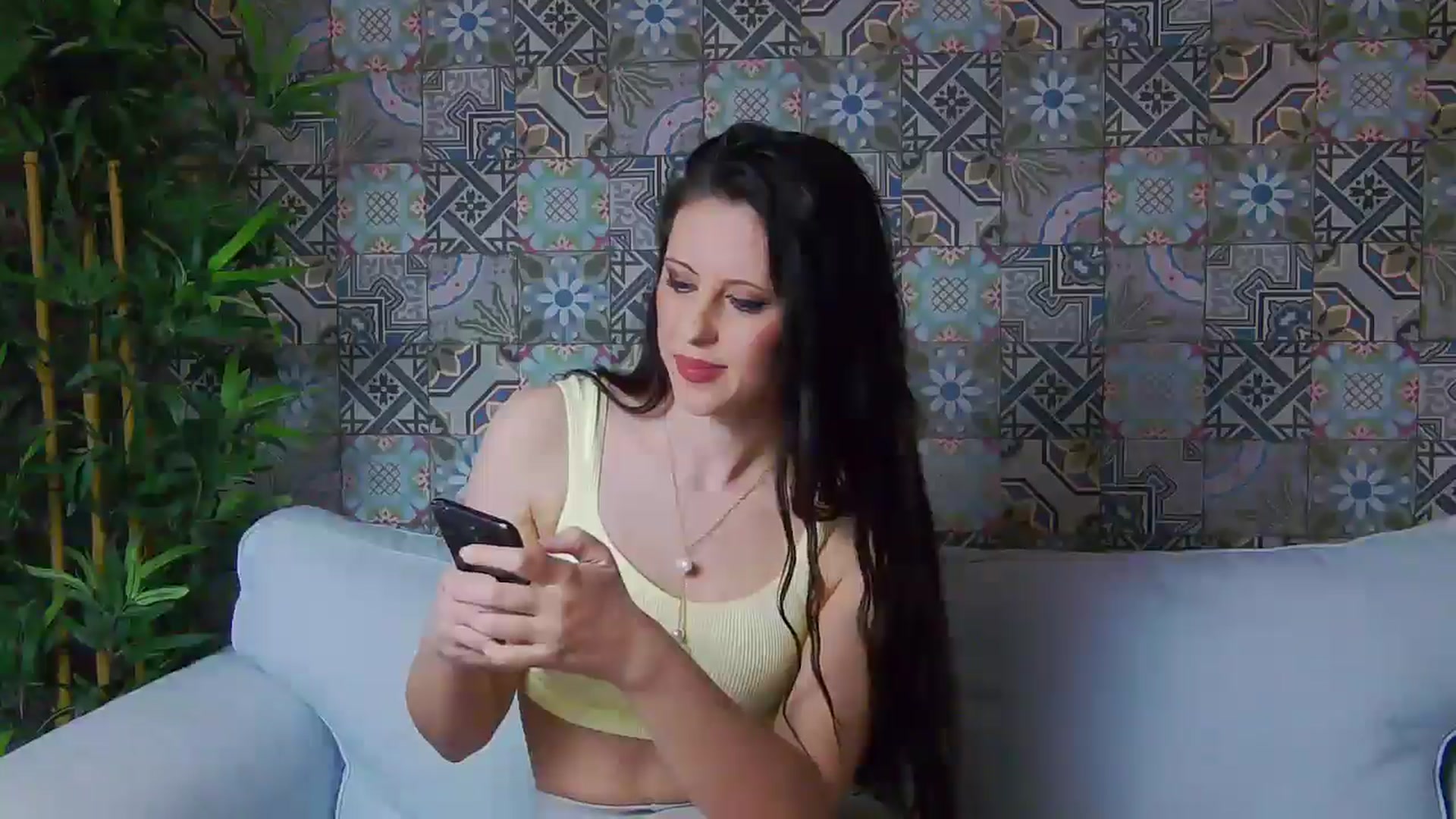 Gallery image thumbnail from Molly_'s myfreecams stream on, 03/20/2025, 19:00 image 15 of 20