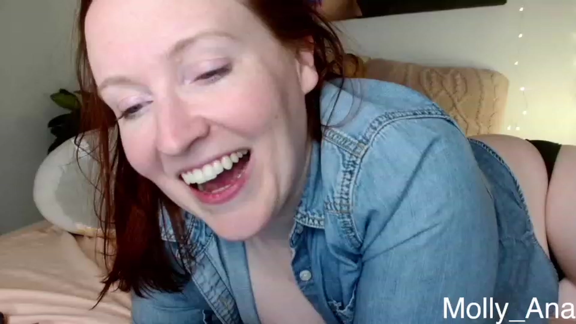 Gallery image thumbnail from Molly_Ana's myfreecams stream on, 03/07/2023, 03:11 image 16 of 20